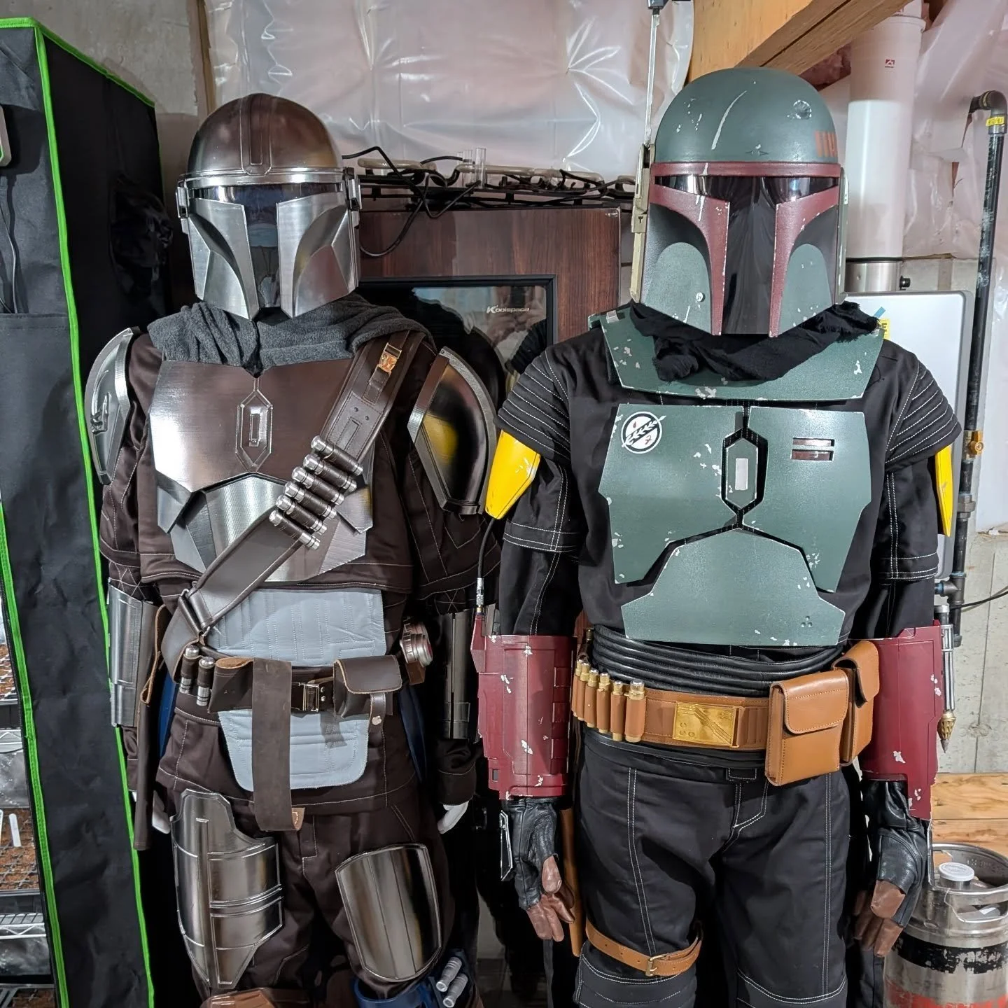Mando finally has a friend! Say hello to Bob, in his new (to him) Daimyo kit!
#starwars #mandalorian #cosplay
