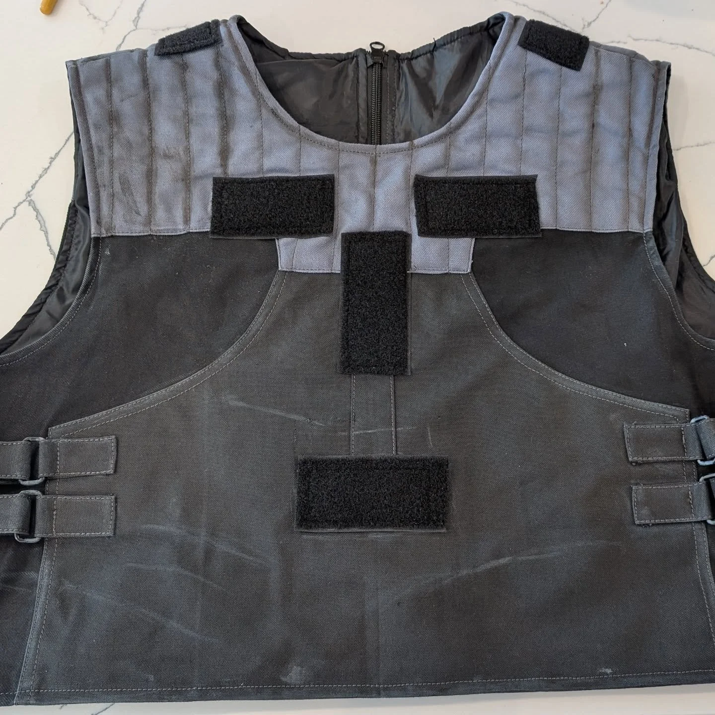 Working on some soft part weathering for my #mandalorian kit - trying to strike a balance between a relatively clean suit but with a worn in and well used look to match the armor. Probably have a few more passes but happy with it so far!
#starwars
