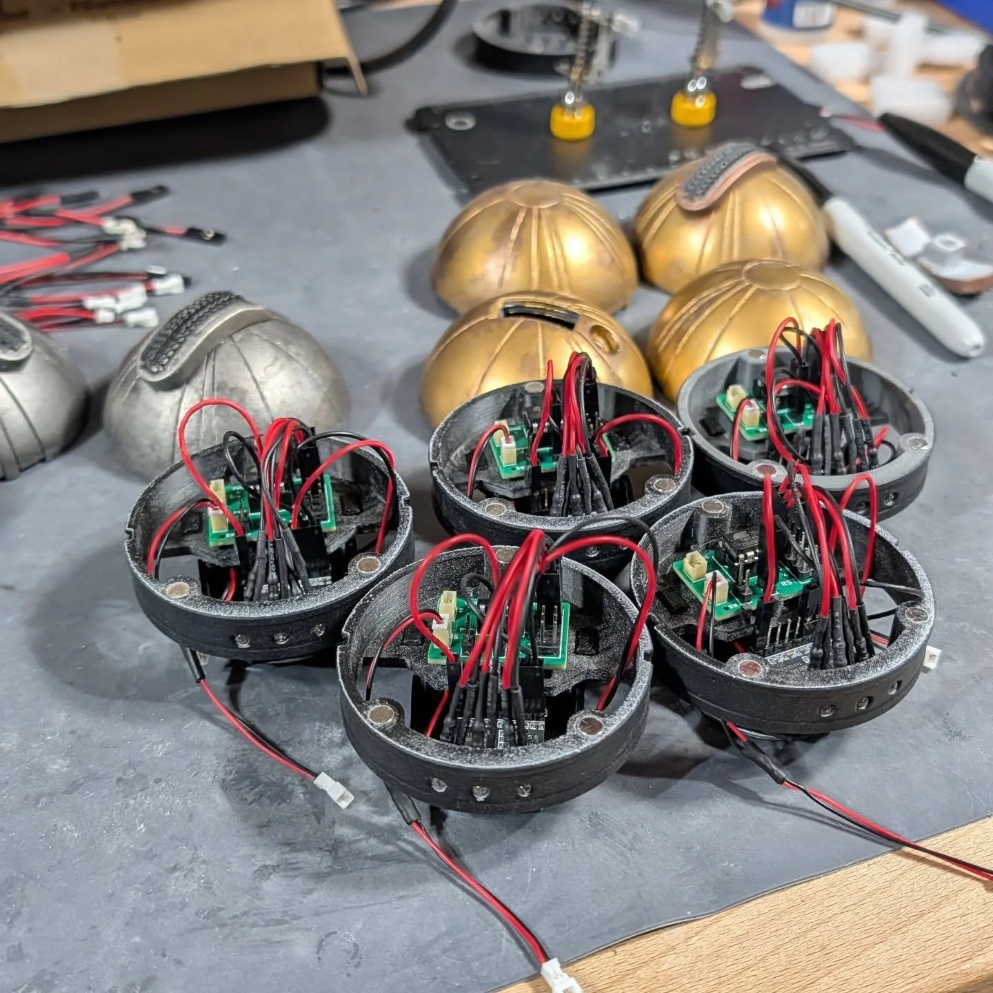 Getting close to finishing the next crop of finished #thermaldetonator !

#starwars #cosplay #cosplayprop #cosplayelectronics #wip