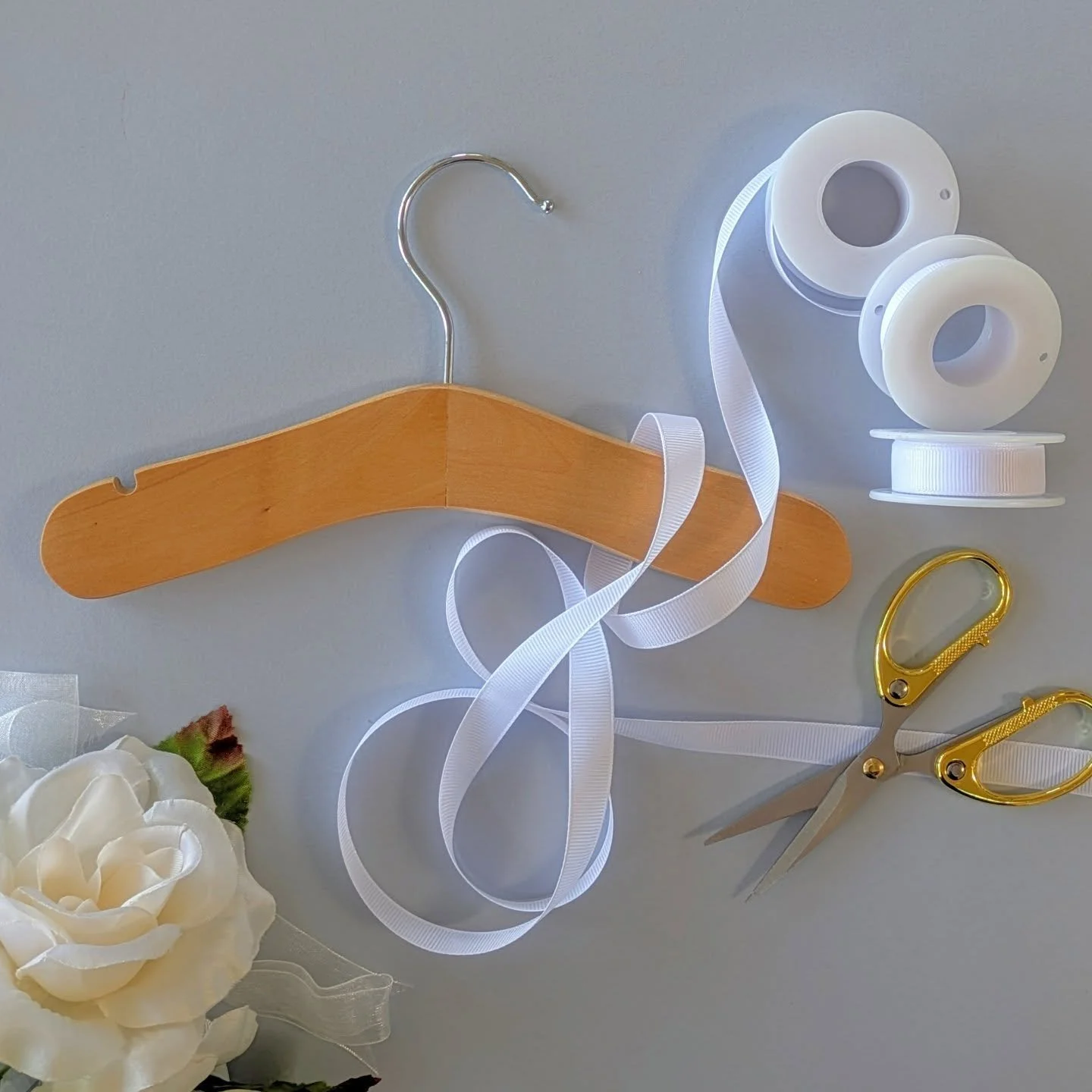 🌱 Here's a peek at our work table this morning: custom baby clothes hangers!

🌱 These hangers are made from premium wood, and feature hand-tied grosgrain ribbon for that extra touch of elegance. Each one is customized to match the nursery theme, ma