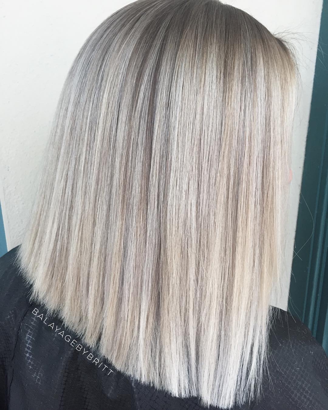 White sandy b l o n d e 🍨  #balayage #blondebalayage #babylights #highlights #blonde #hairoftheday #haircolor #hairpainting #yyj #yyjhair #hairstylist #balayageandpainted #behindthechair #beachwaves #waves #hair #fckinghair #kharmadesign #ighair #ha