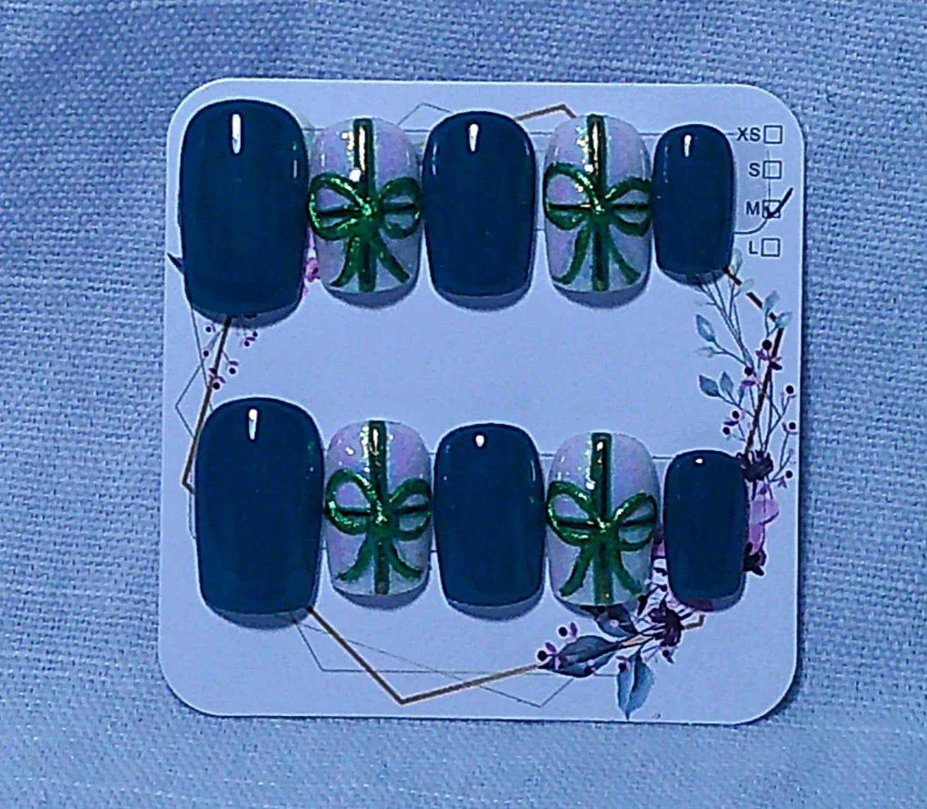 Green present with 3D bow.jpg