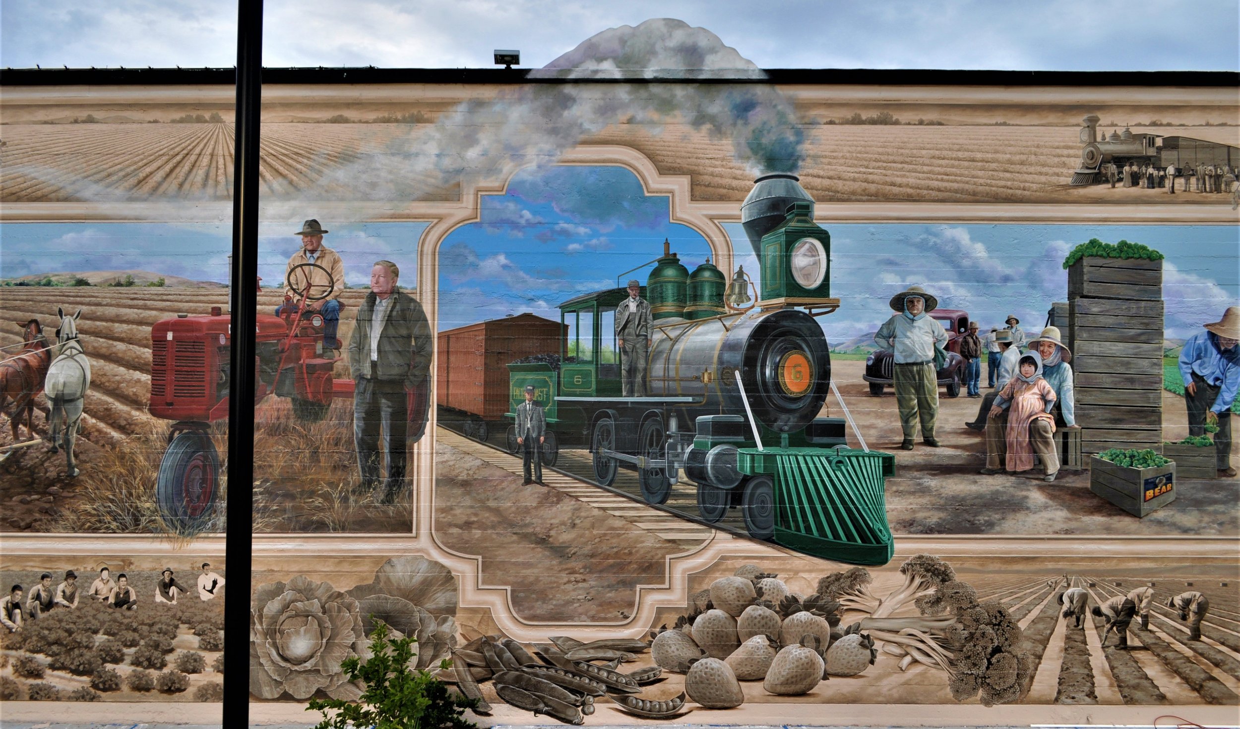 Arroyo Grande Mural close up .jpg
