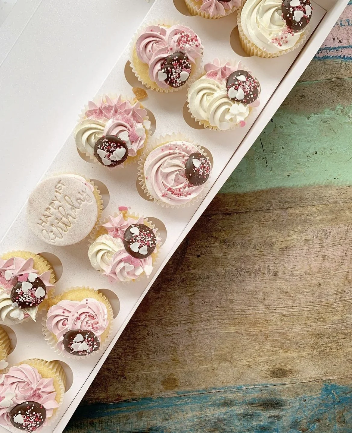 Custom Cupcakes - 1 dozen