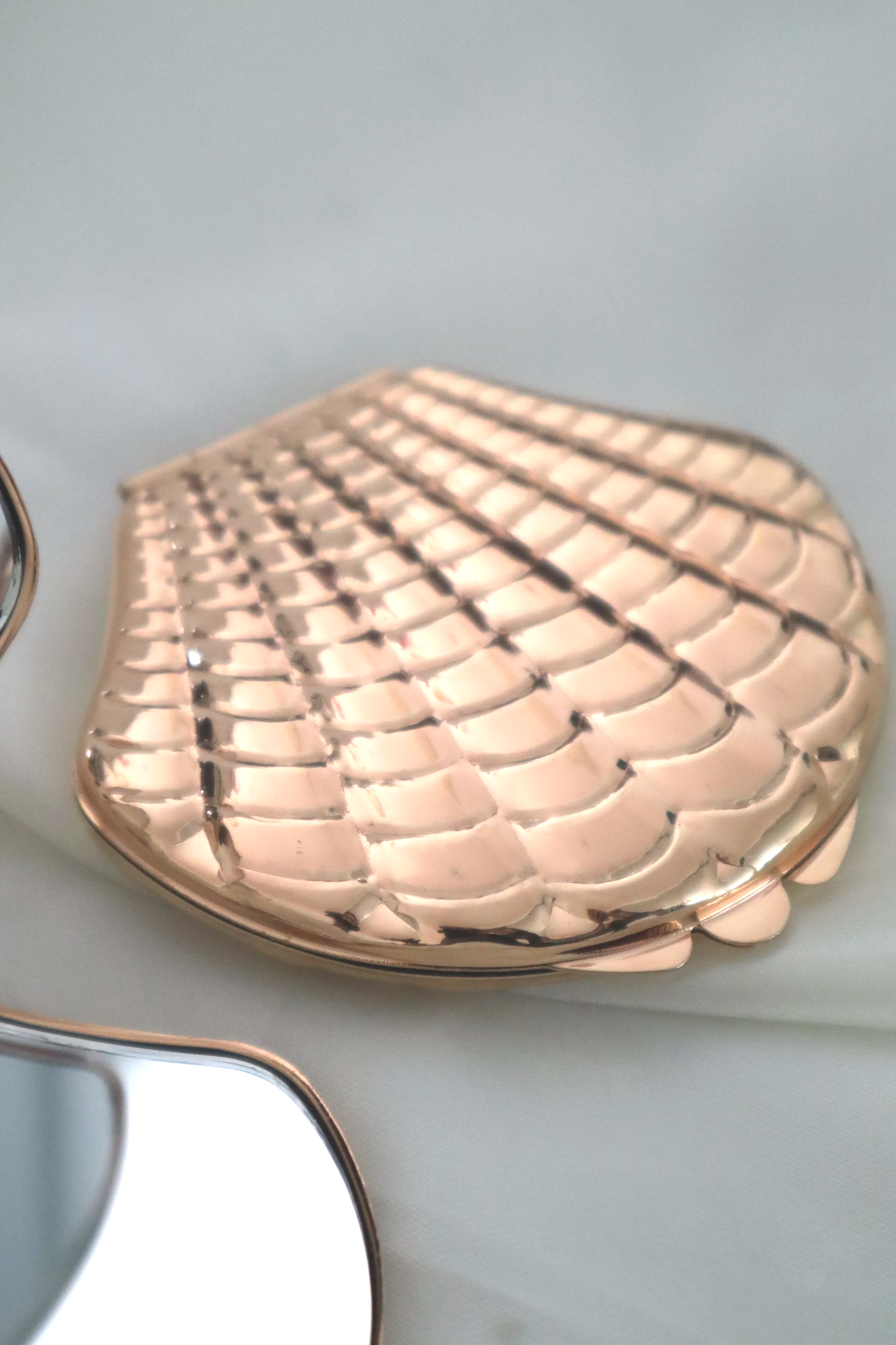 Engraved+Seashell+Mirror+2.png