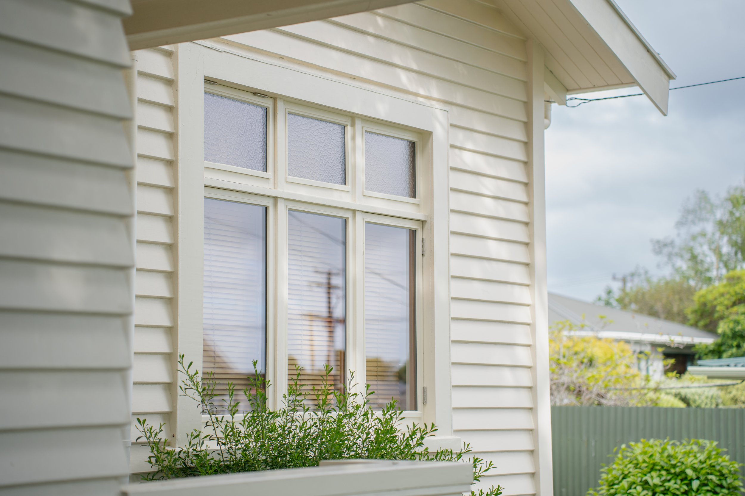 before_after_bay_window