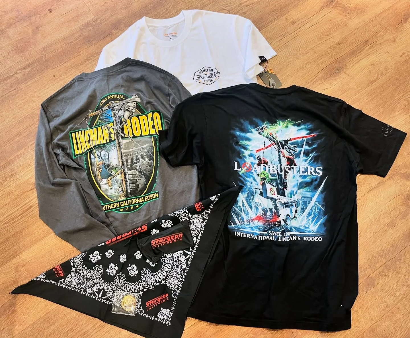 Thank you @lekakacoach for the swag. Wasn&rsquo;t able to get to the International Lineman&rsquo;s rodeo this time around after having an amazing time last year. But this makes up for it! Here&rsquo;s hoping for next year @linemansrodeokc.