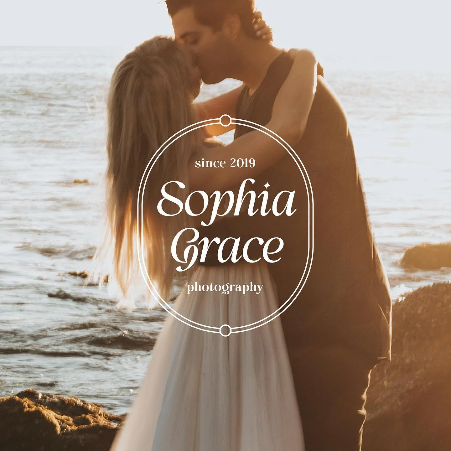 The final logo vs the creative process. How pretty is the typography! Romantic, delicate and sparkly ✨ perf for a wedding &amp; engagement photographer 🫶🏻
 
&mdash;
 
#brandstudio #photographylogo #branddesigner #branddesign #branding #brandingdesi