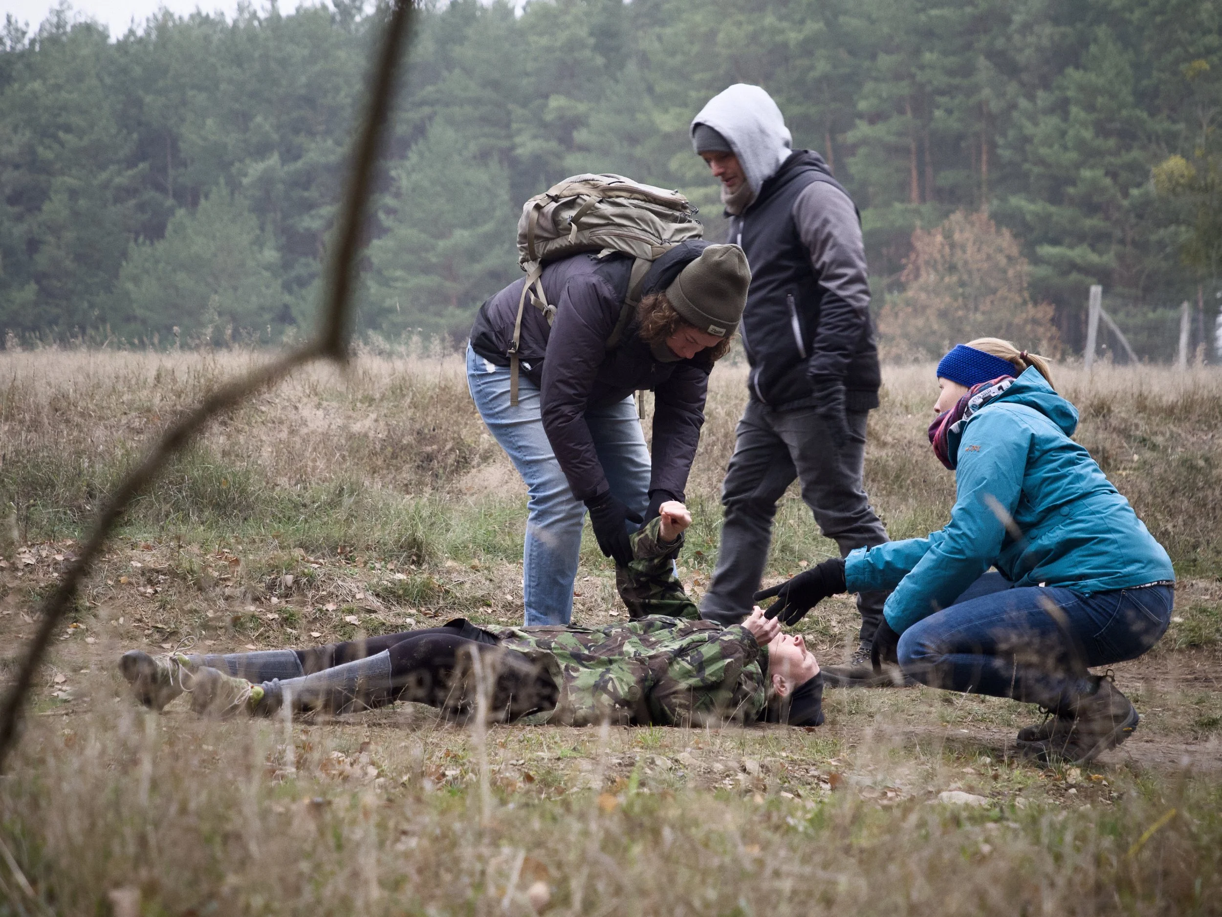 Versorgung eines Verletzten bei Travel Safety Training von EarthTrail