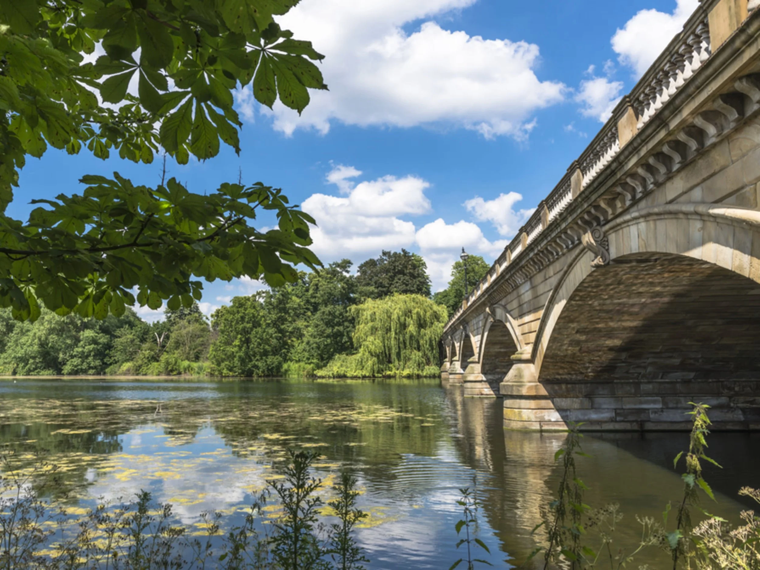 PARK - London_Hyde_Park_Serpentine_ss_non-editorial_ht06df.jpg