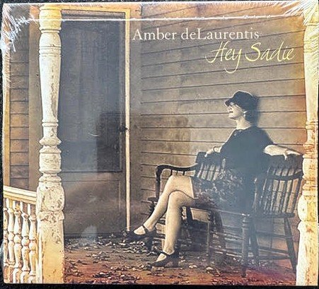 Amber deLaurentis – Hey Sadie (New)