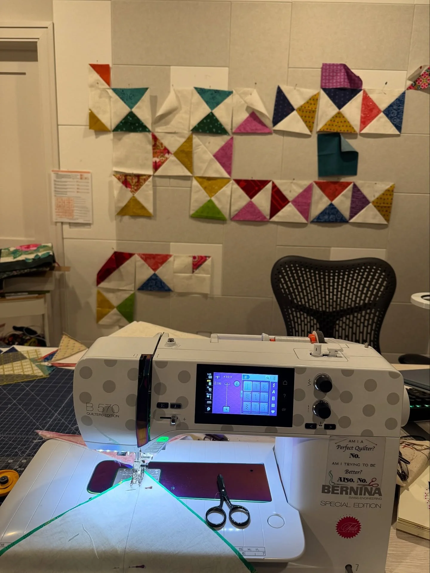 I have a husband-free weekend. To console myself I decided to try to make a piece to enter into the MQG Member Challenge. I chose Oh Happy Day by @quiltingjetgirl 

Of course, following patterns and 2 fabric quilts are not fun for me, so I decided to