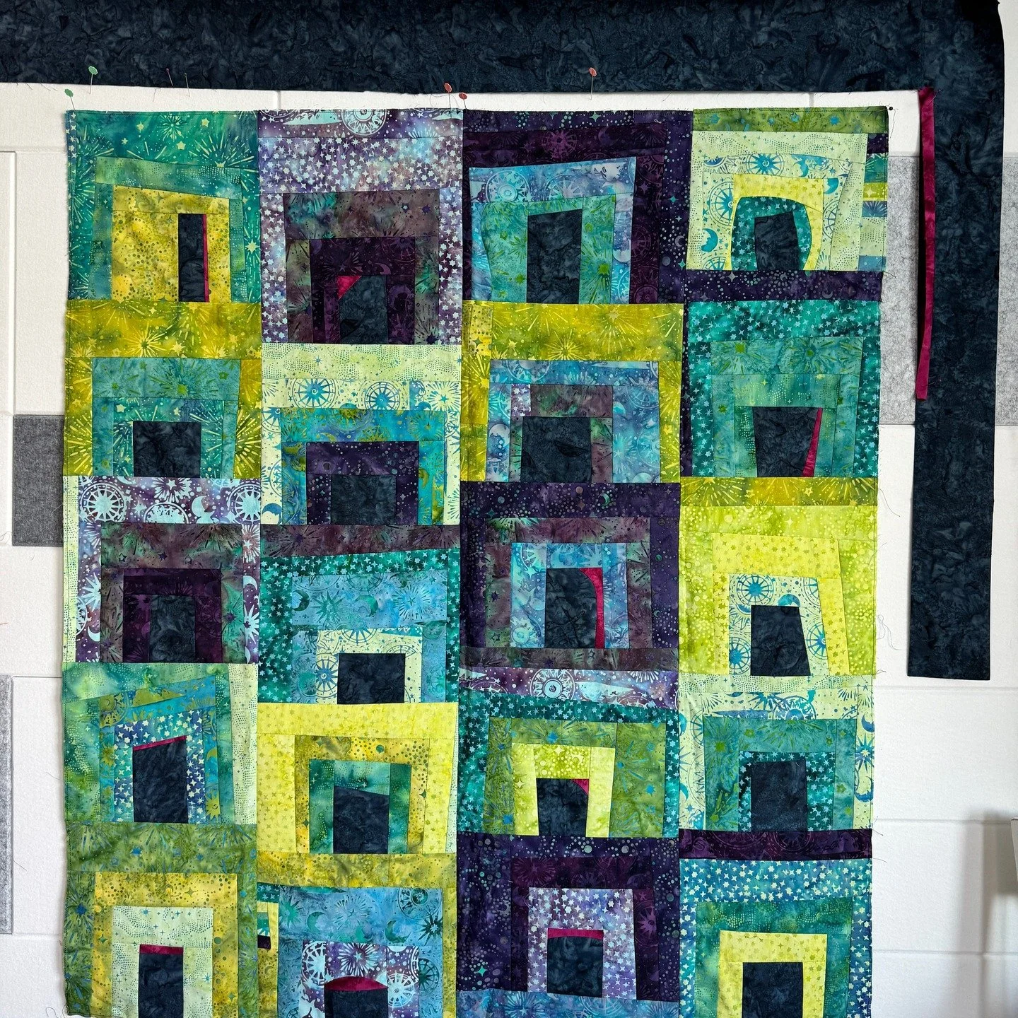 It's my stop on the Lunar Glow Blog Hop! 

I put together this new version of my Portals pattern using this gorgeous fabric line. Lunar Glow is the latest Signature Collection for Claudia Porter of @createwithclaudia by @luminfabrics . 

Want more in