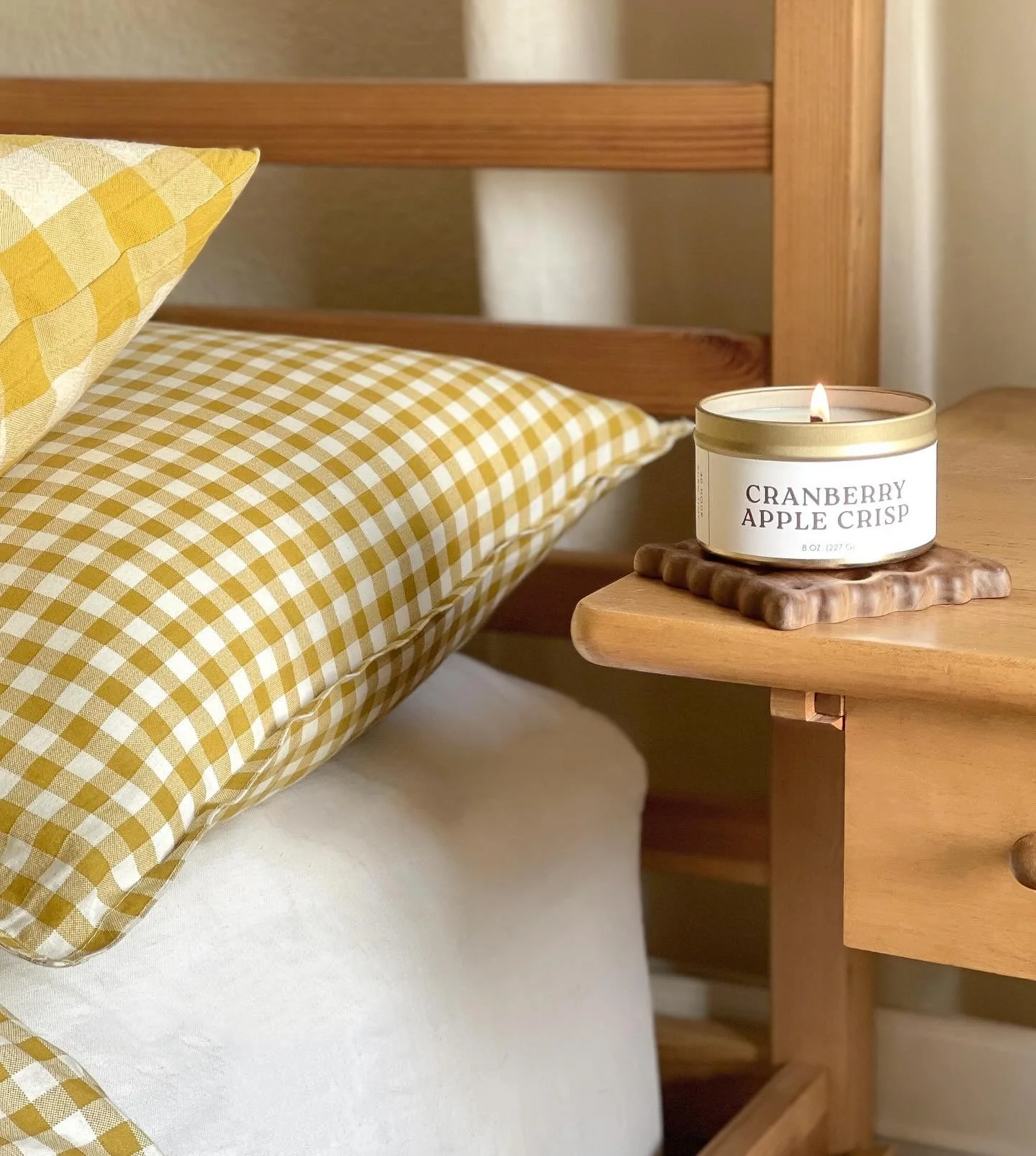 A favorite from our cozy Fall collection, Cranberry Apple Crisp.
-
With notes of sweet cranberry, fresh apple; orange zest, cinnamon sticks and pie crust. 🥧🍂