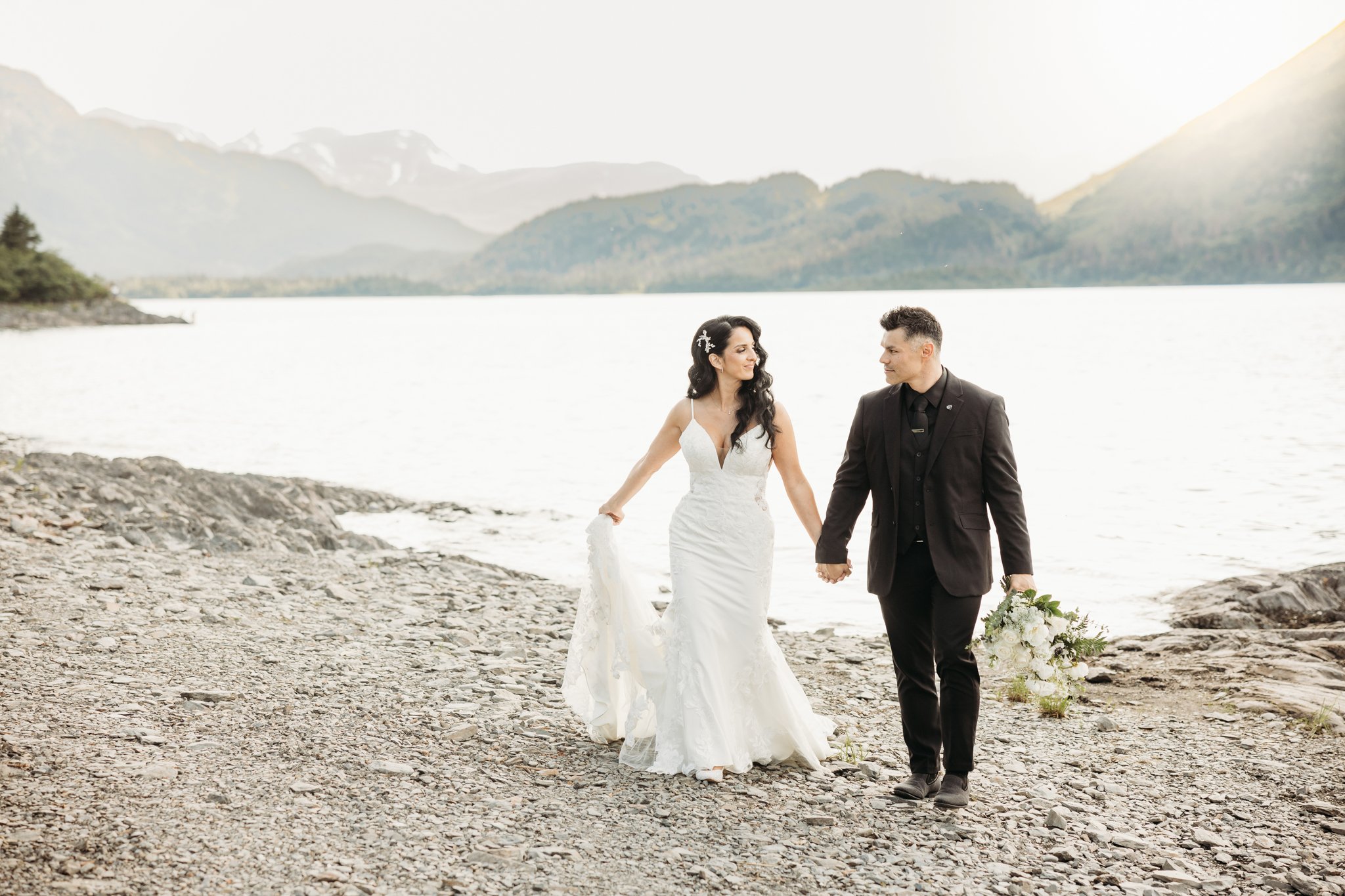 Alaska_Elopement_Photographer_Homer_Beach_destination-11.jpg