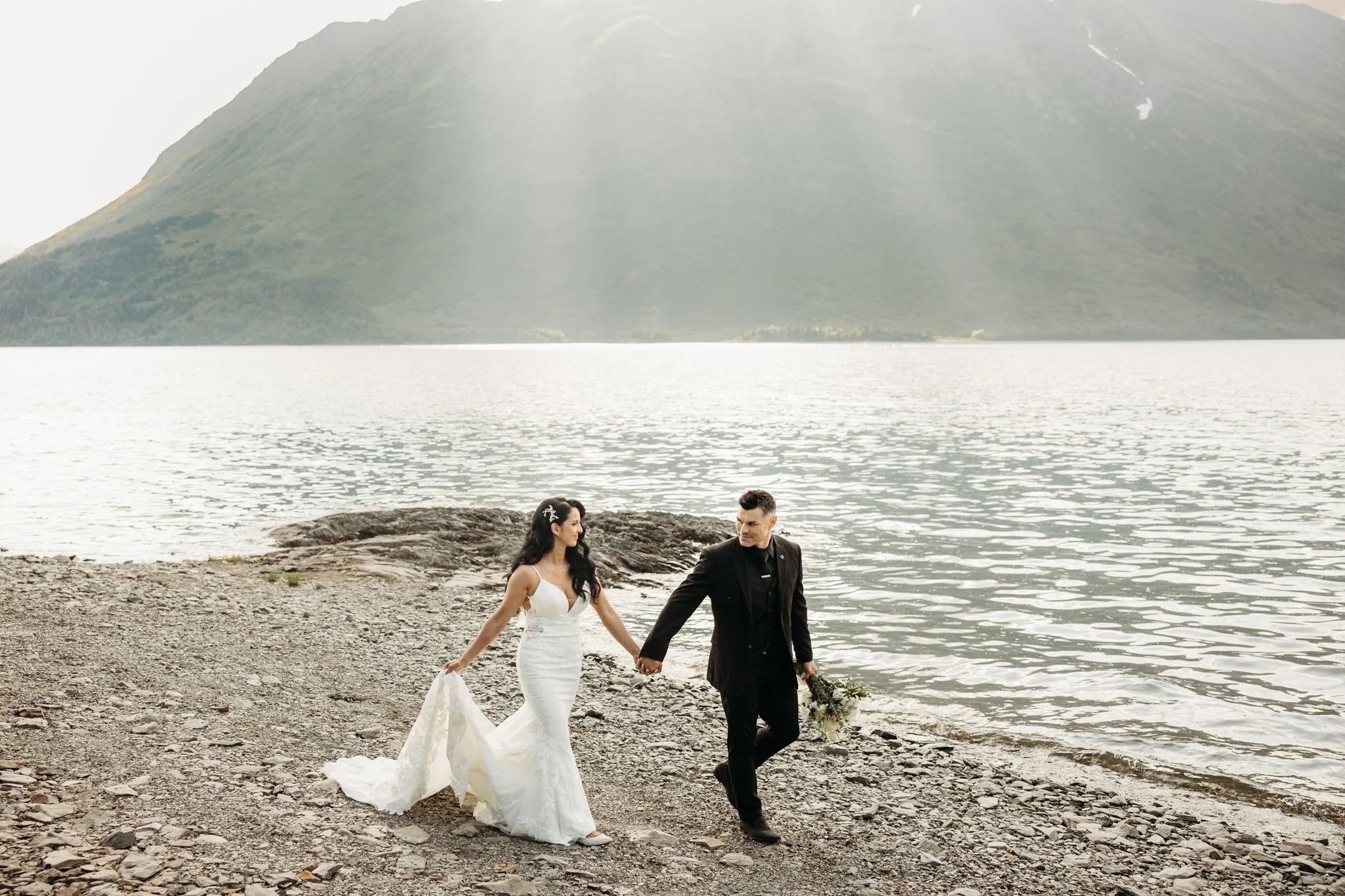 Alaska_Elopement_Photographer_Homer_Beach_destination-12.jpg