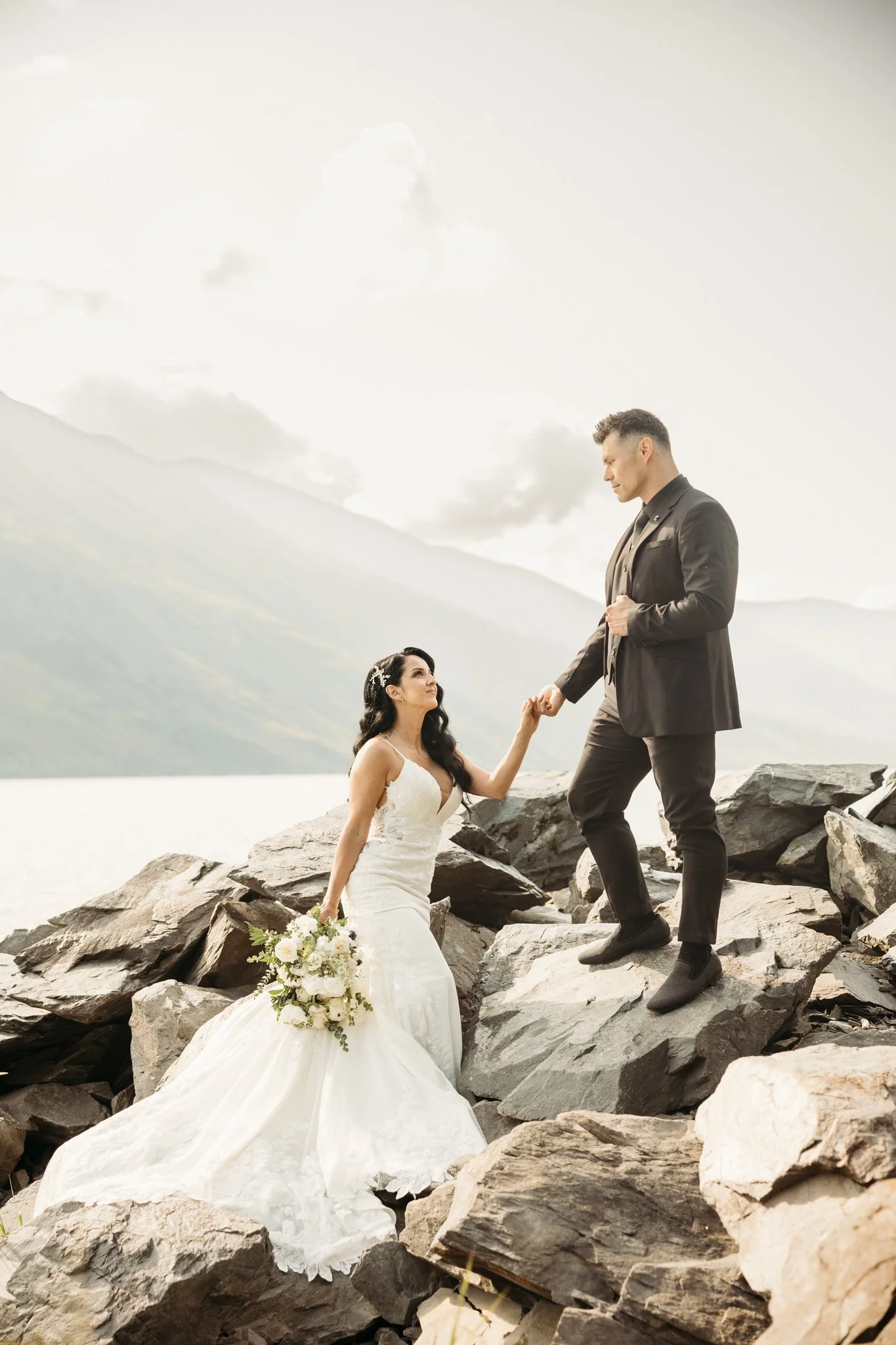Alaska_Elopement_Photographer_Homer_Beach_destination-14.jpg