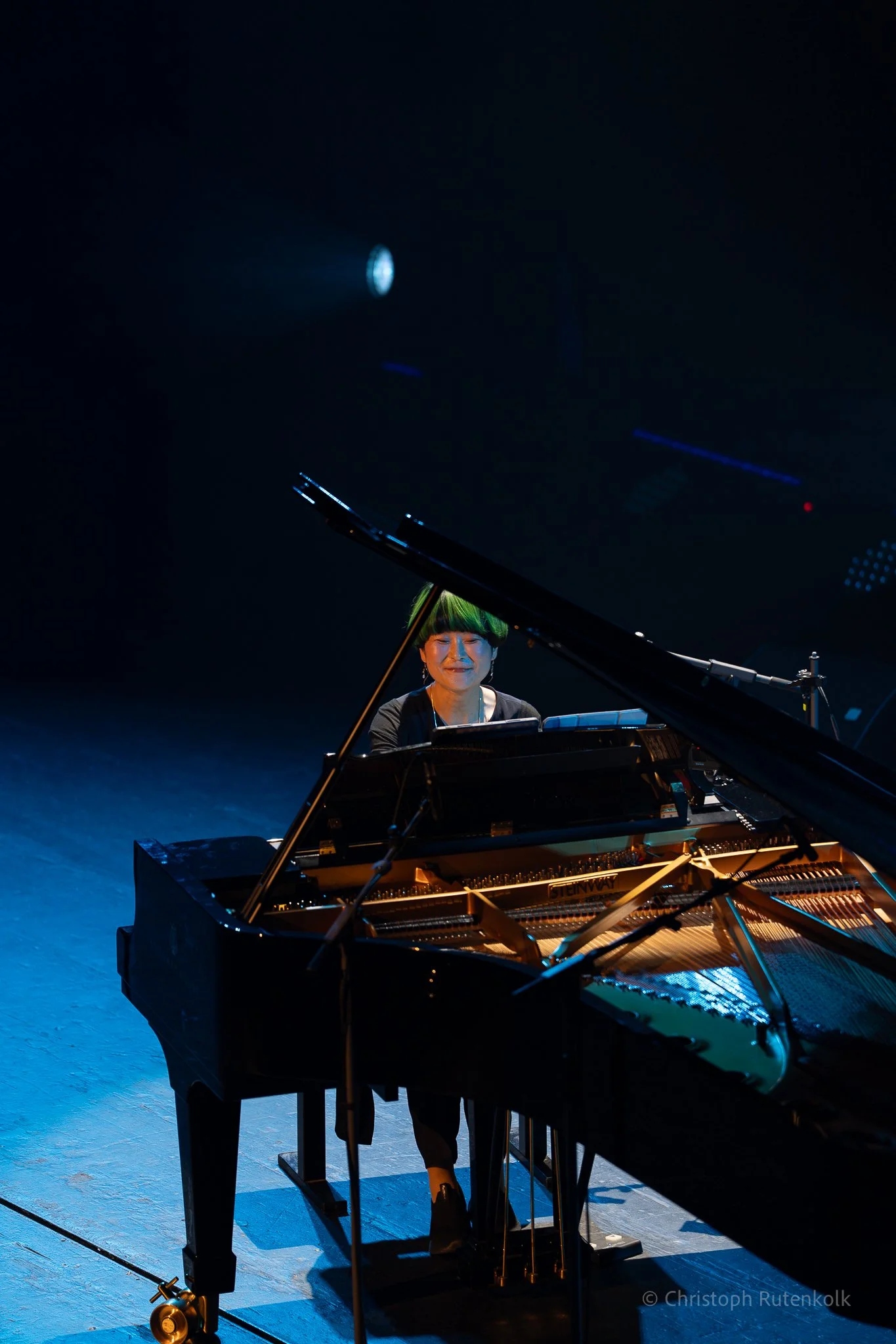Thumbnail - Kumi Tanioka - playing.jpg