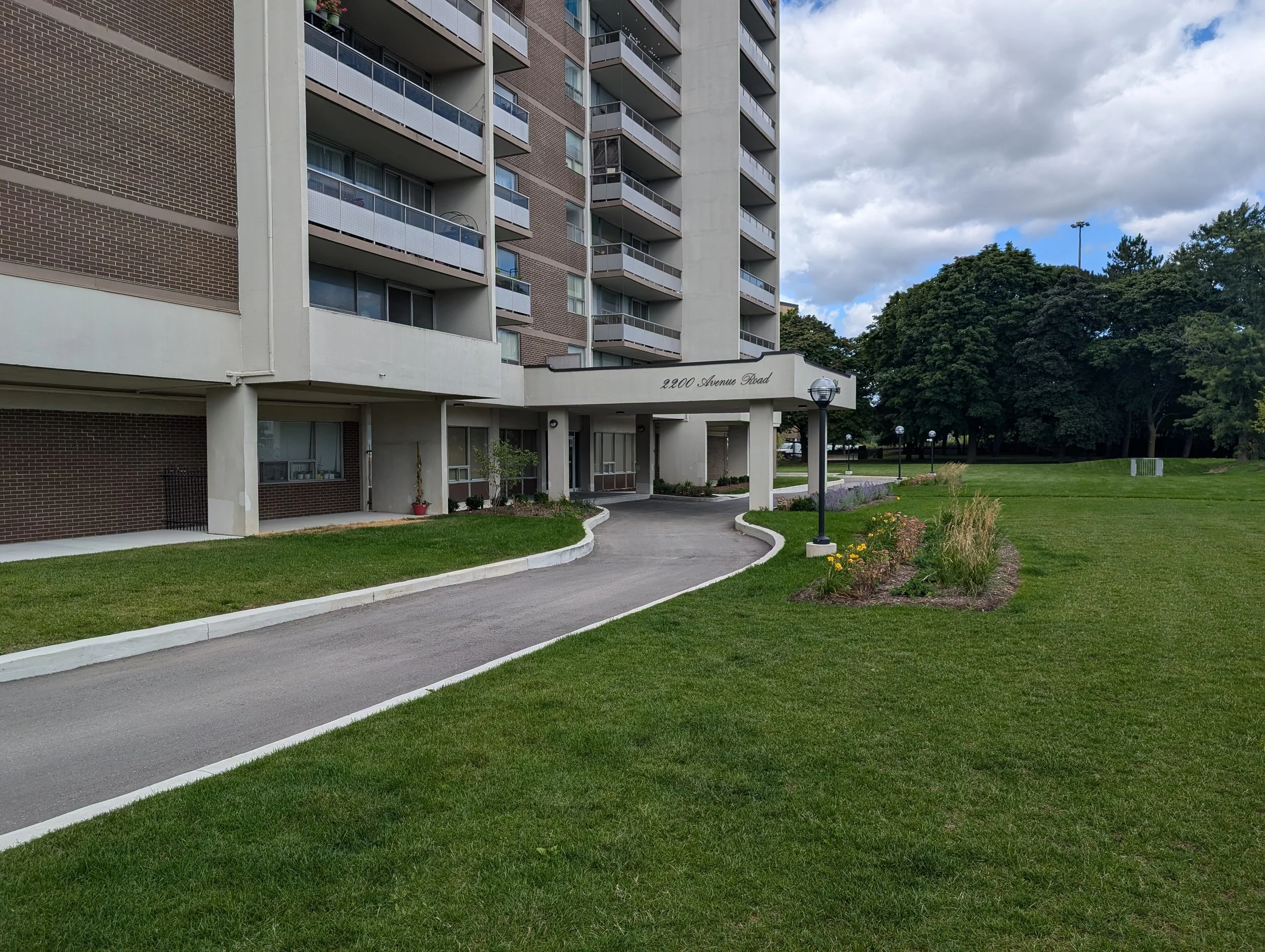 2200 Avenue Road, Toronto