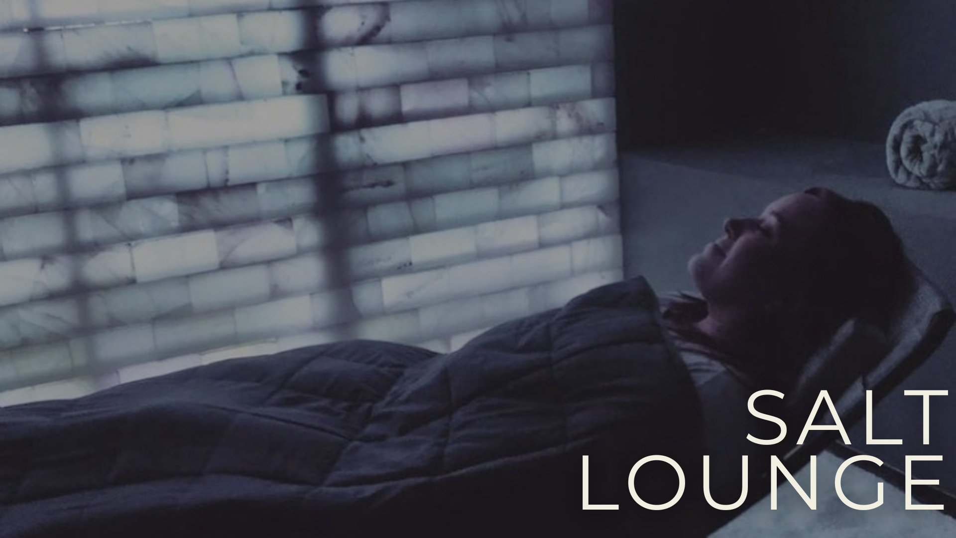 Salt therapy lounge at Inner Space featuring dry halotherapy for respiratory support and full-body relaxation.