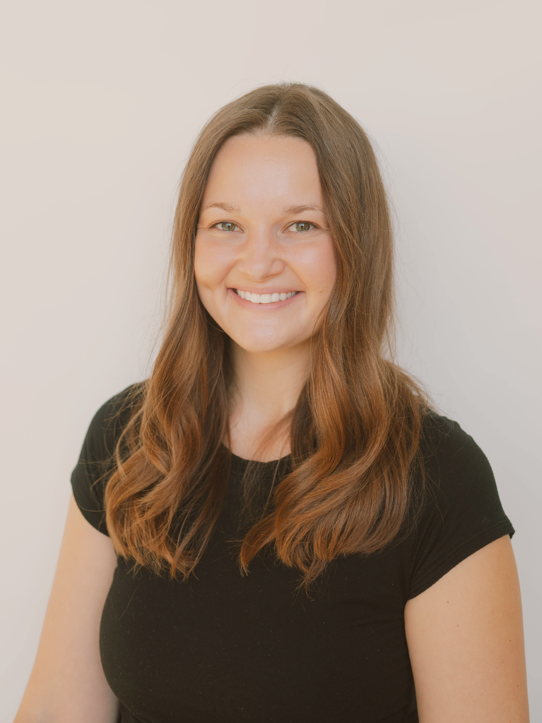 Headshot of Jacey Van Roekel, LMSW, a therapist at Inner Space in Des Moines Iowa, offering Integrative Therapy and Ketamine Assisted Psychotherapy.