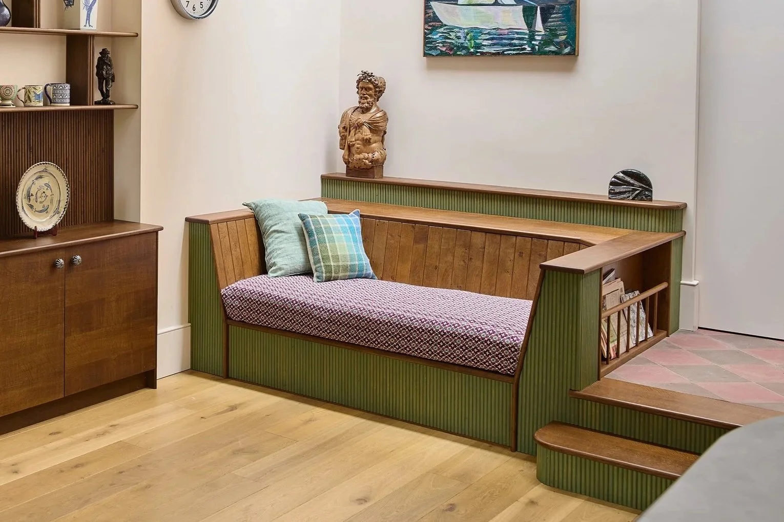 Reeded banquette