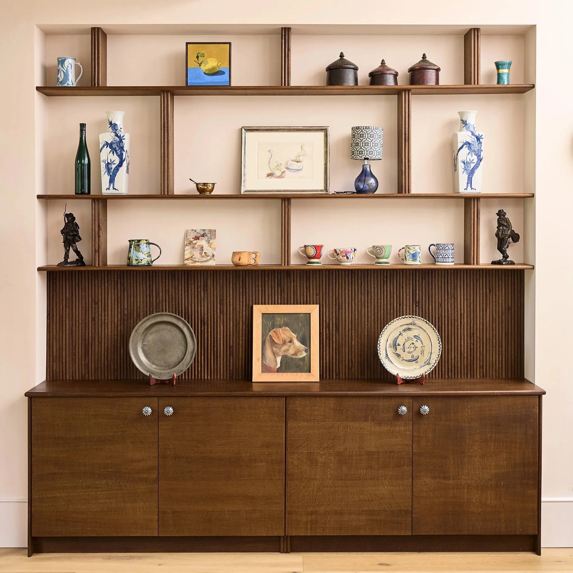 Reeded dresser