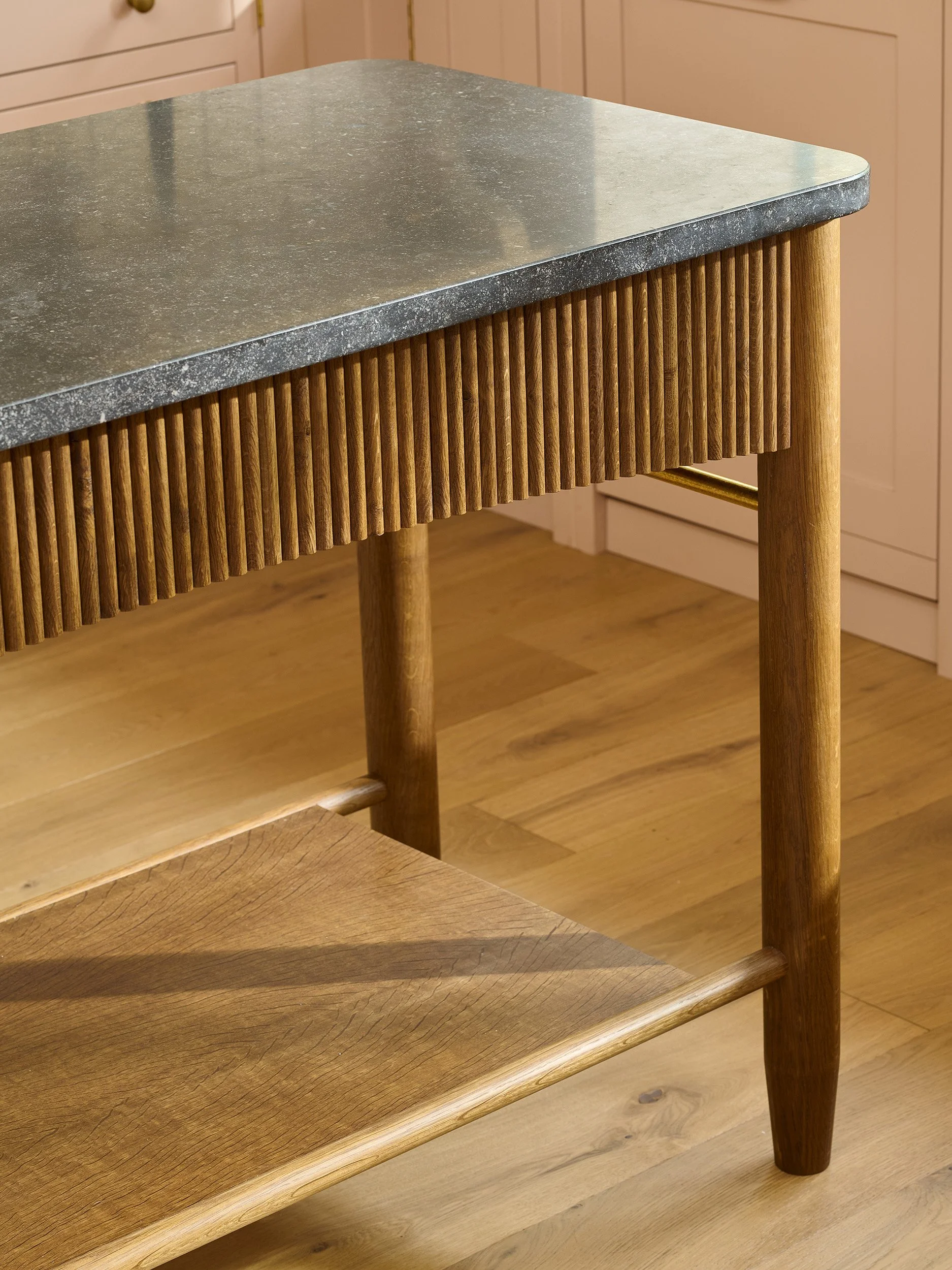 Reeded prep table