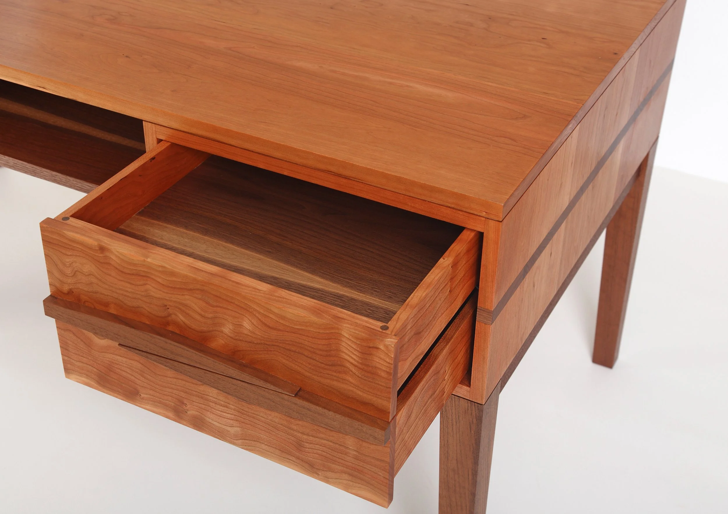 Oli Desk038.jpg