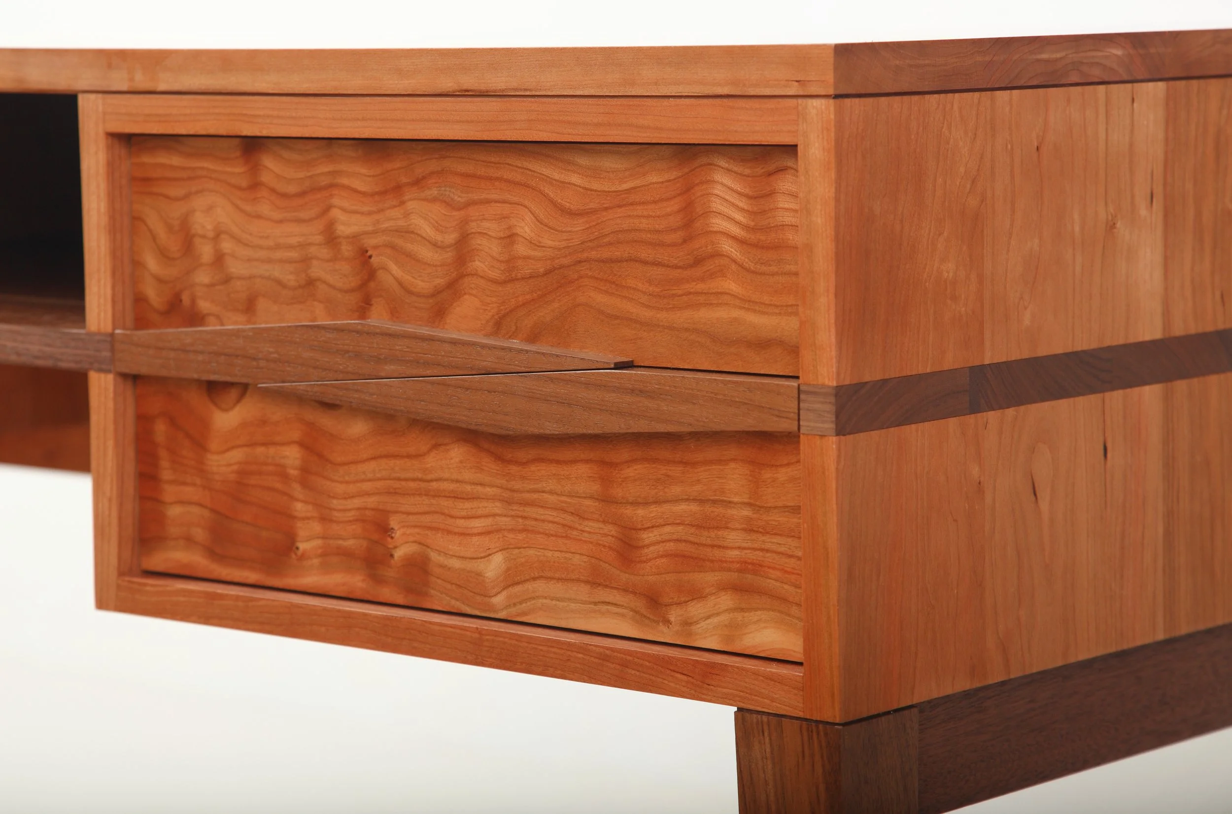 Oli Desk026.jpg