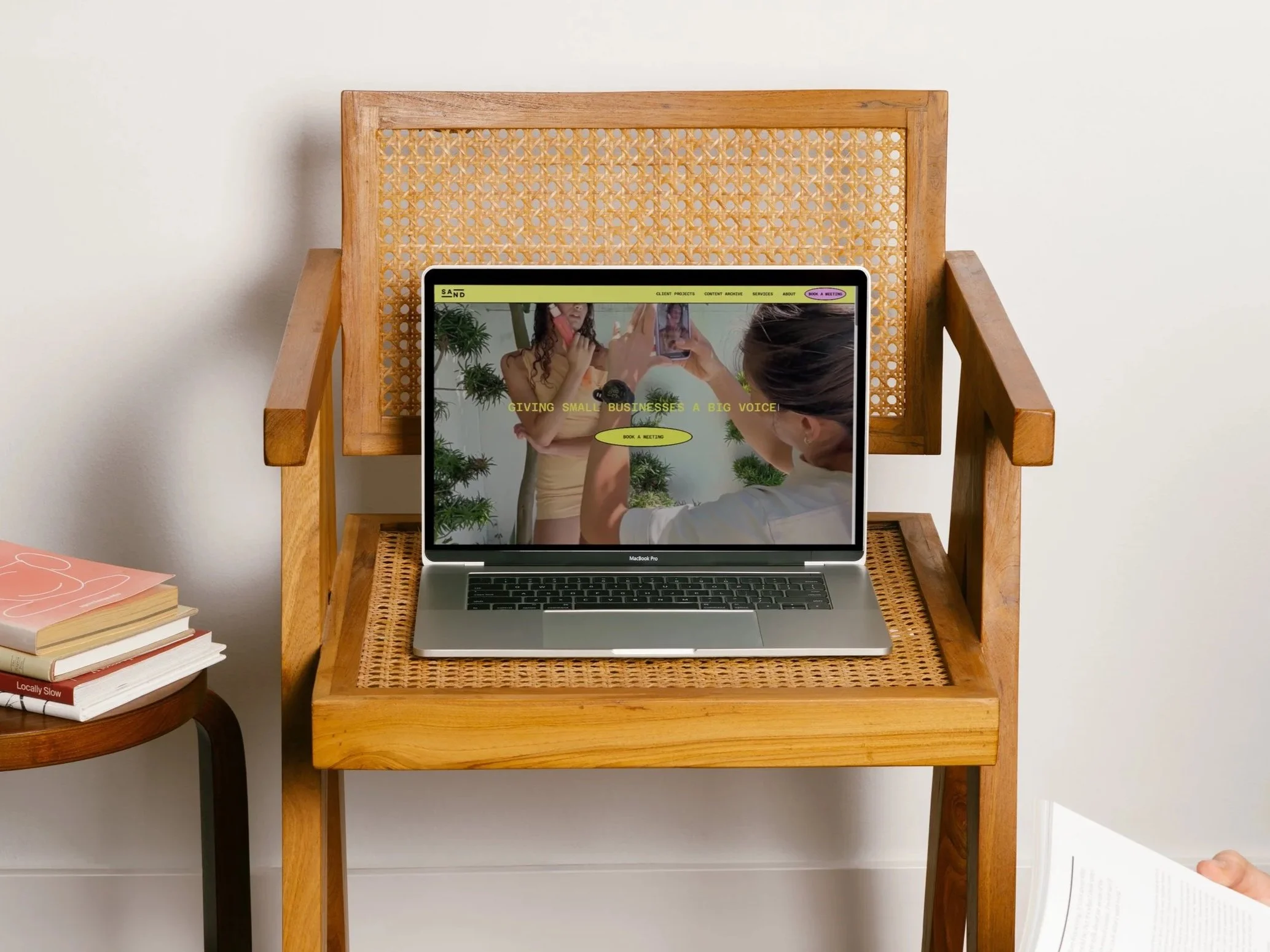 Bendito_Mockup-CO-Free-MacBook.jpg