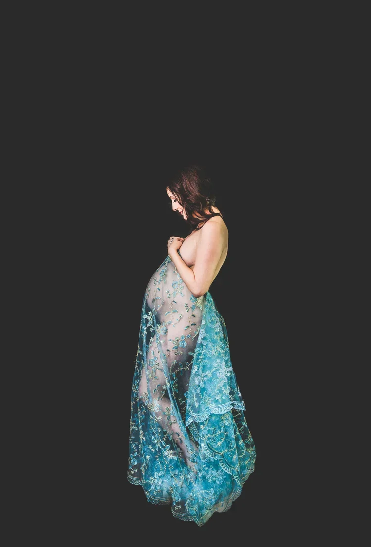 Alicia Levy Photography maternity photoshoot lace studio in Connecticut