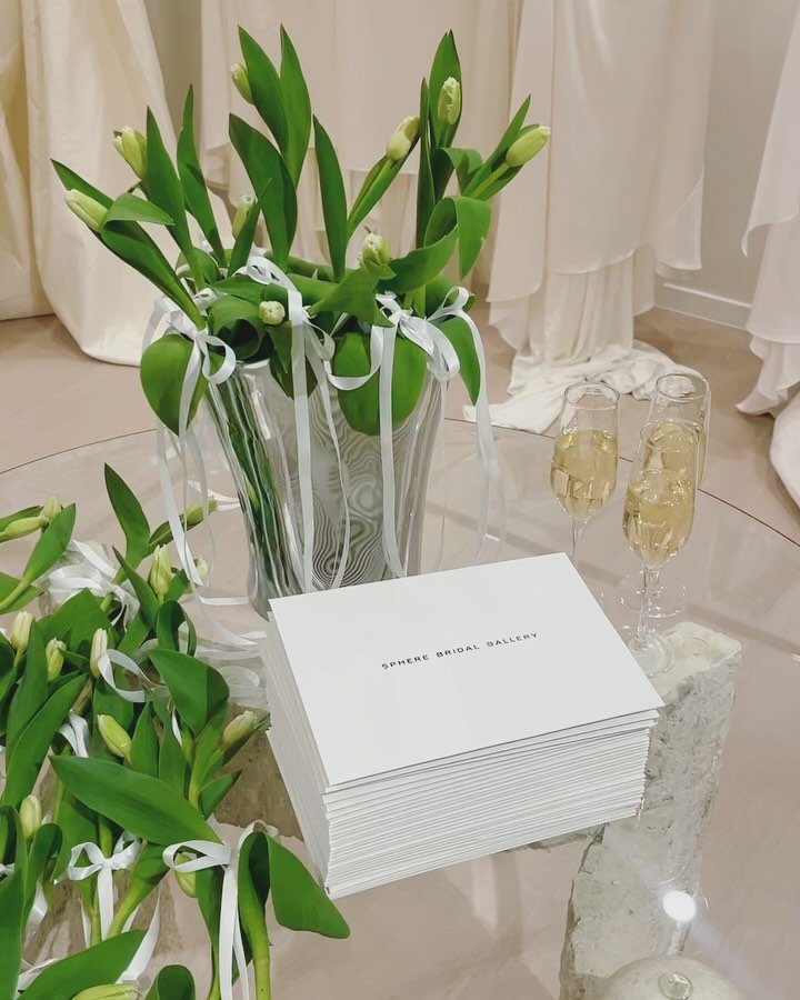 Open Gallery last night @spherebridalgallery for @katherinetash 🤍 impossible to choose a favourite 

#bridalfashionweek #bridaldesigner