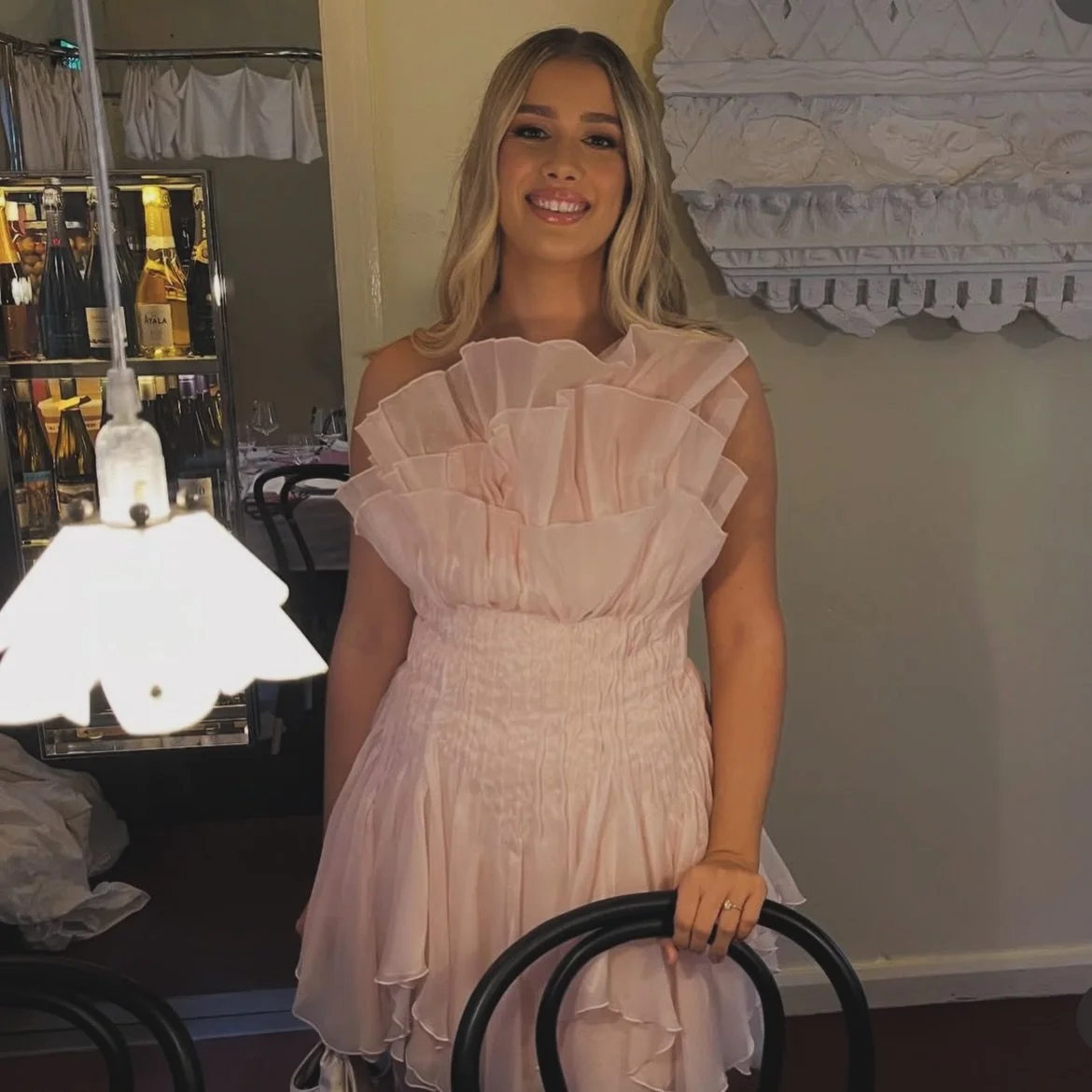 Bridal trial tan for the sweetest hen @sophie_brouwers 🐣🎀