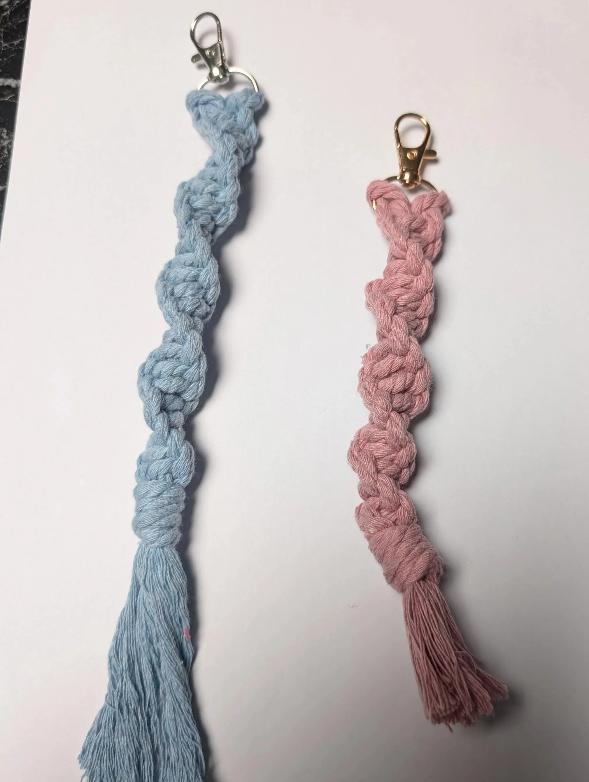 macrame+keychain3.jpg