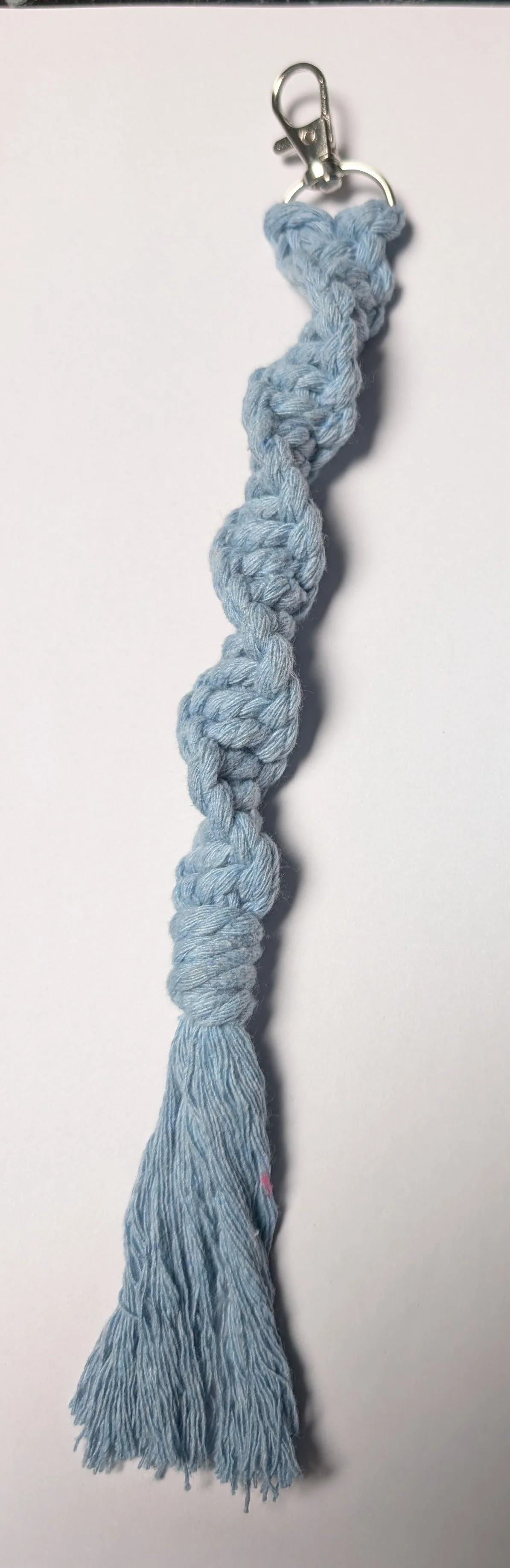 macrame keychain blue twisted.jpg