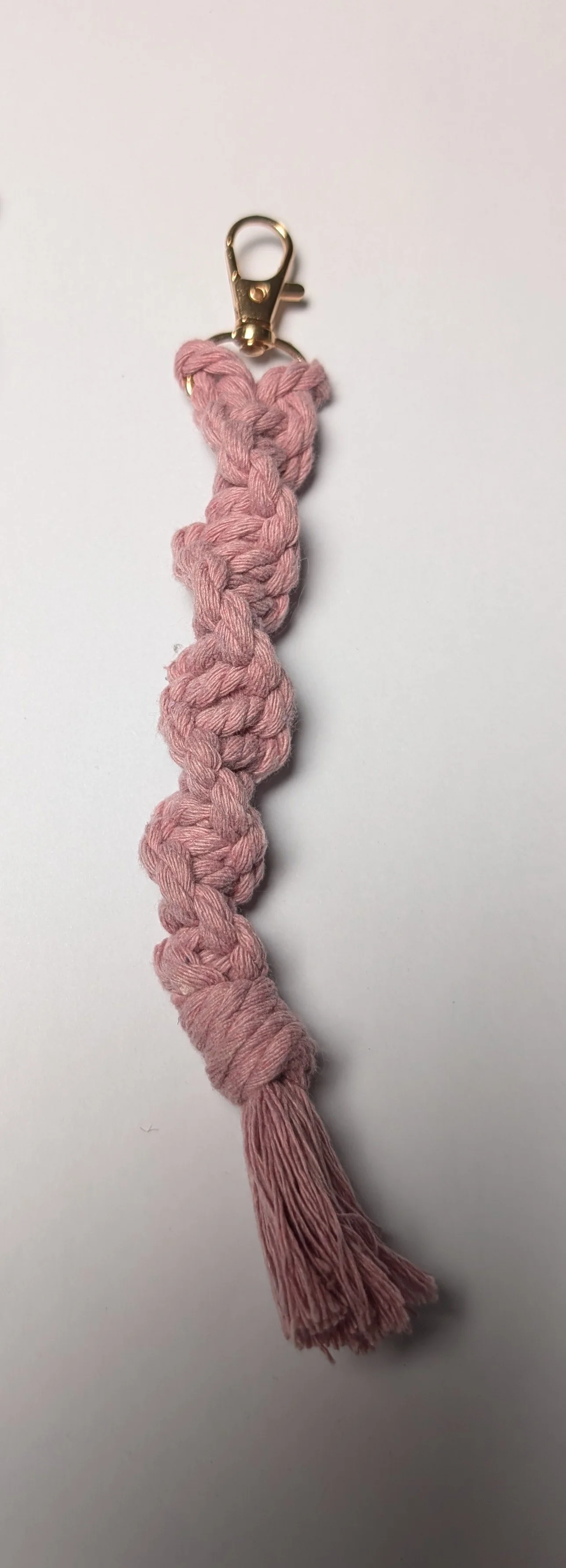 macrame keychain pink twisted.jpg