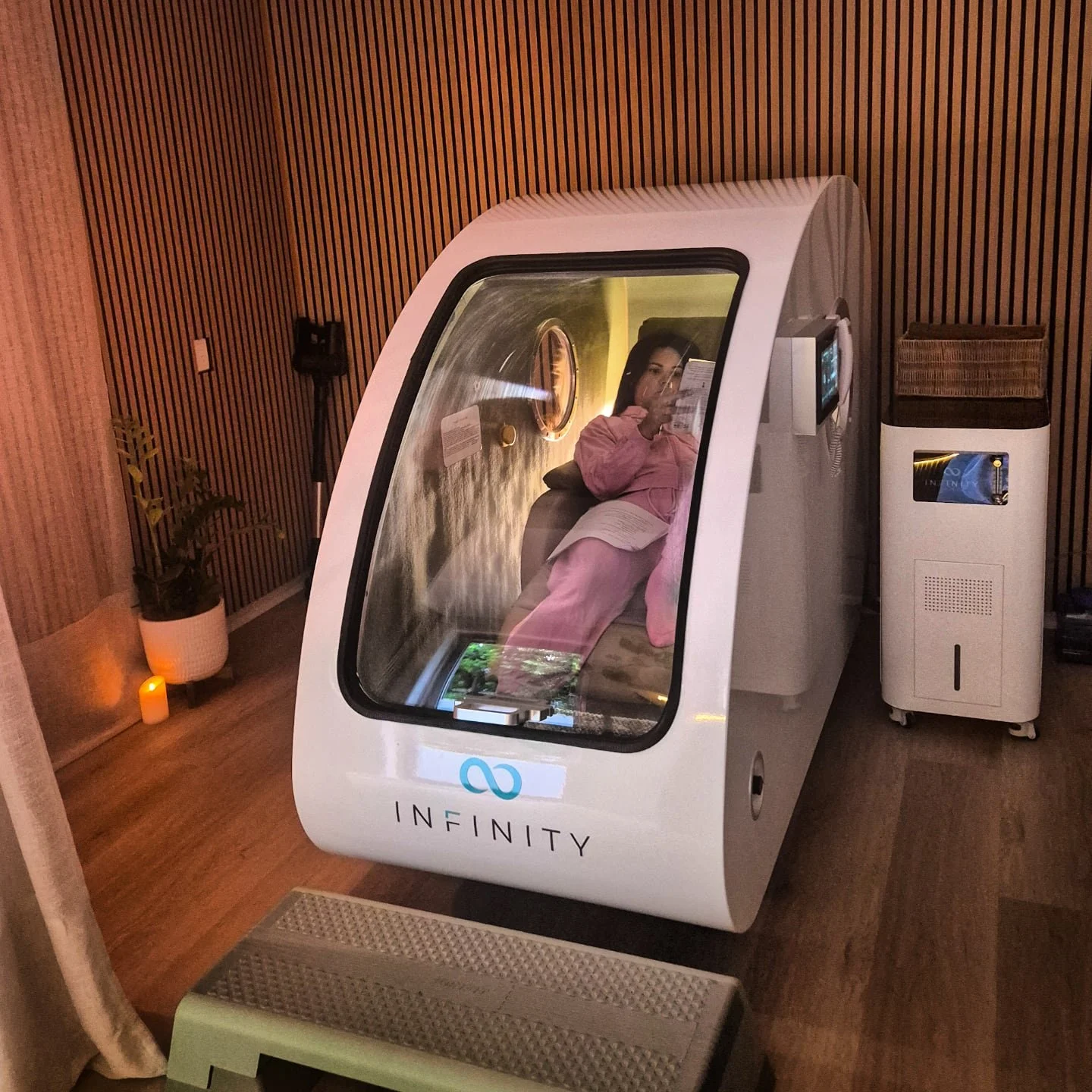 PINK, POWER &amp; PURPOSE 💗
As Breast Cancer Awareness Month comes to an end, I couldn&rsquo;t think of a better way to honour it than with this moment &mdash; my dearest friend, a survivor, glowing in pink inside our hyperbaric pod.

Her journey wa