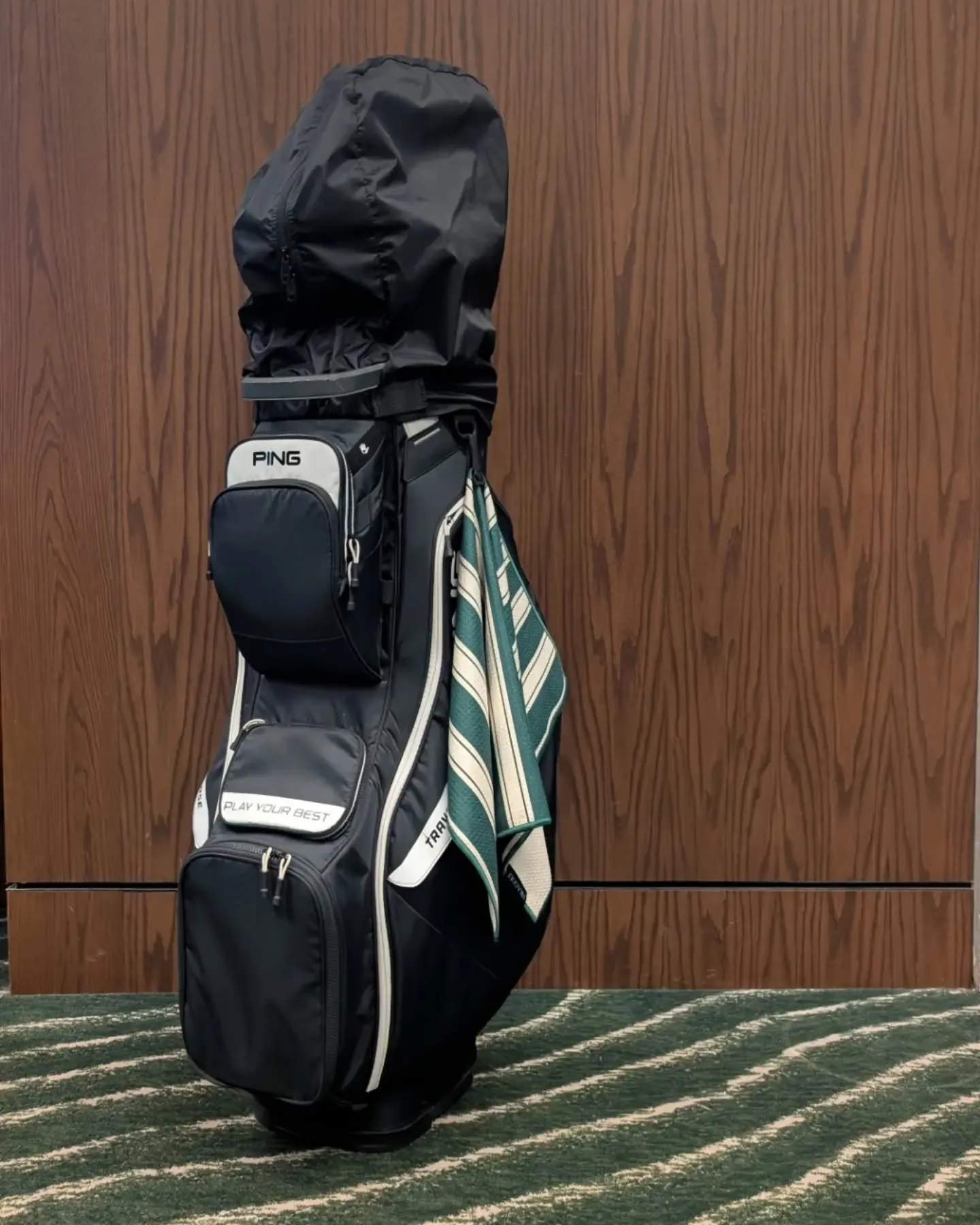 A little detail that makes a difference!

Our Signature Golf Towel was designed to be the perfect companion for every round, practical, timeless and made to look good hanging off your bag ✨