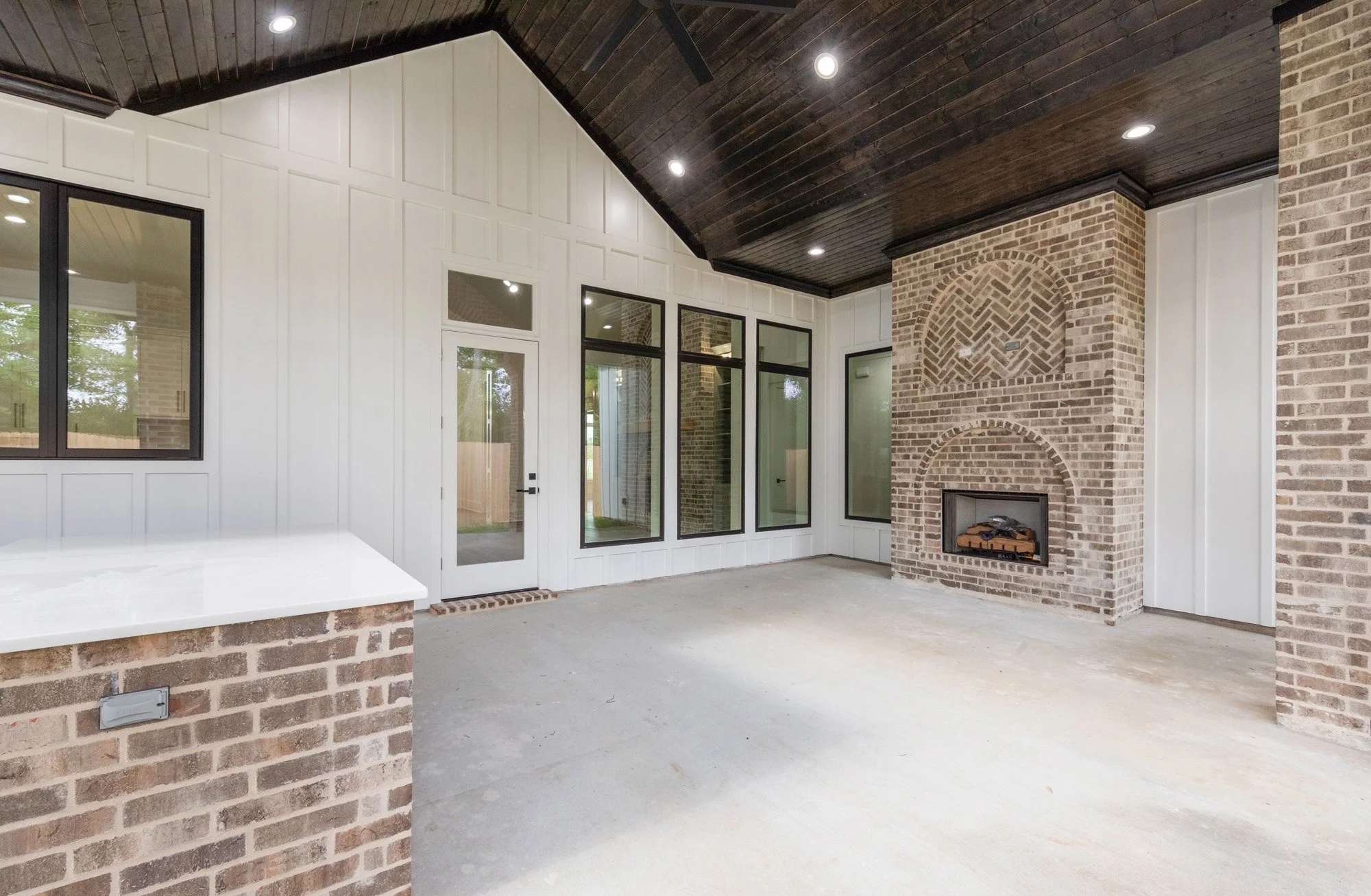 2915-65_06 Rear Porch.jpg