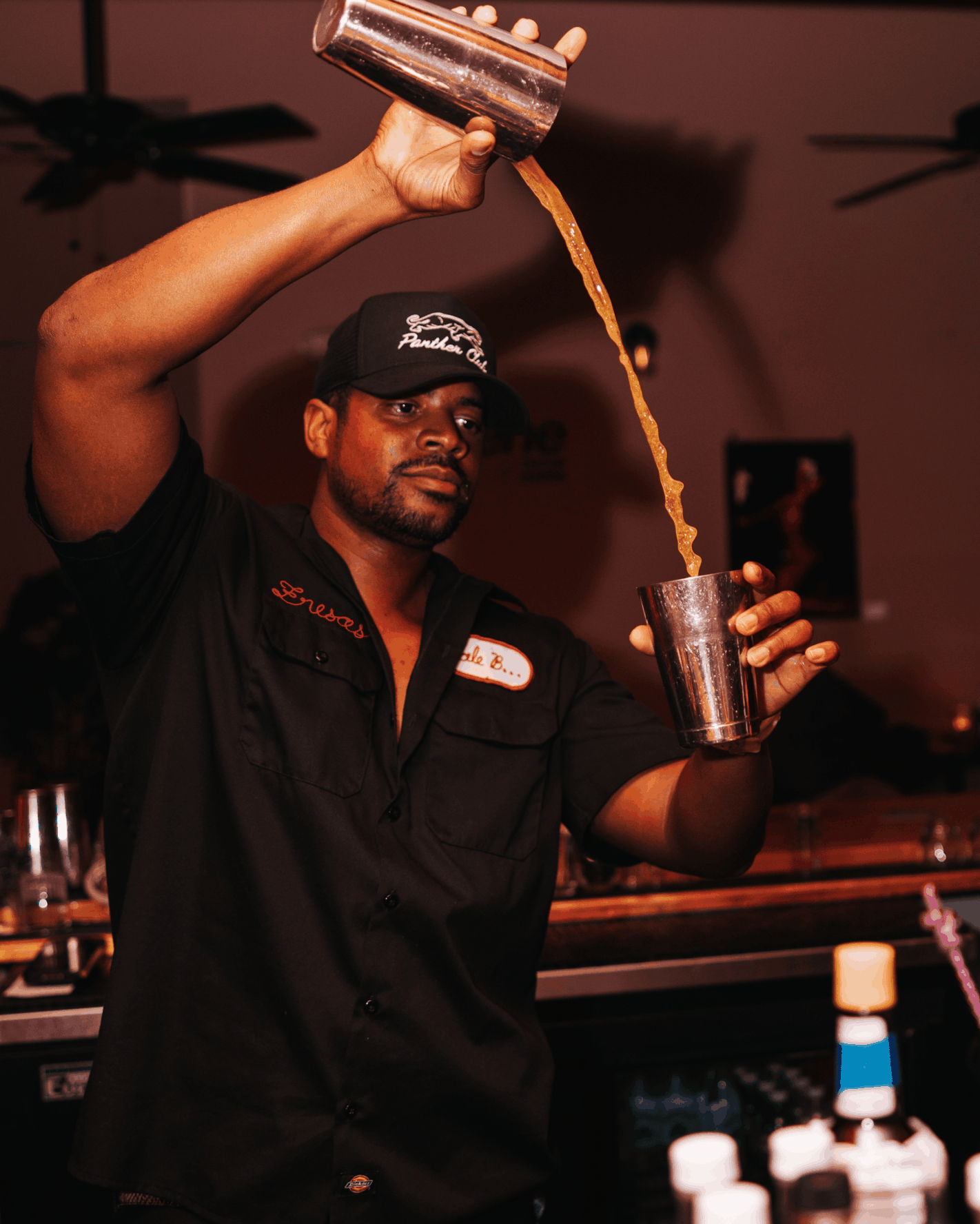 Crown Friendsgiving at Nightbloom-47.gif