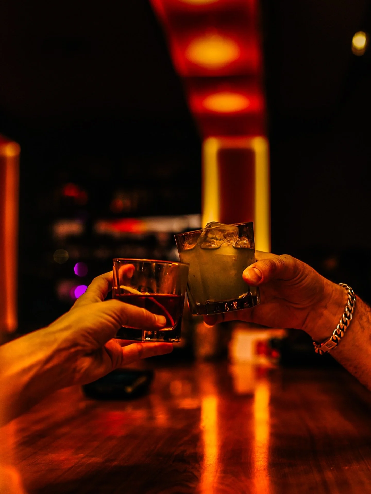 New drinks &mdash; same vibes. 

Come check out our new fall menu this weekend. 

@sheshoots_