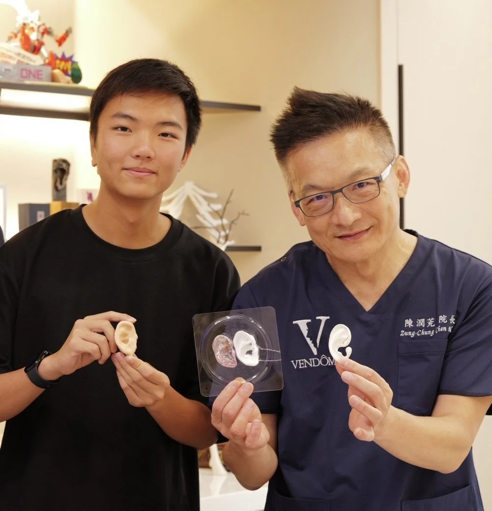 Aurius Founder King Oung with Dr. Chen in Taipei, Taiwan