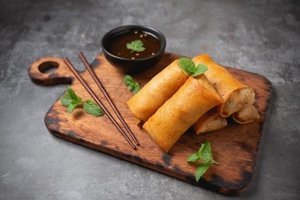 Spring Rolls (春卷 chūnjuǎn) - Wealth and New Beginnings