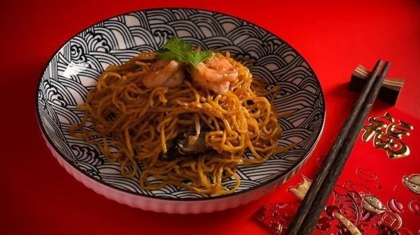 Longevity Noodles (长寿面 chángshòu miàn) - Long Life and Happiness