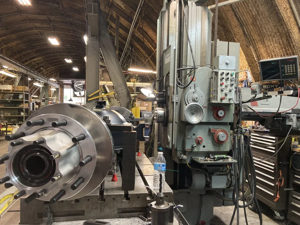 Brake hub setup on the horizontal boring mill