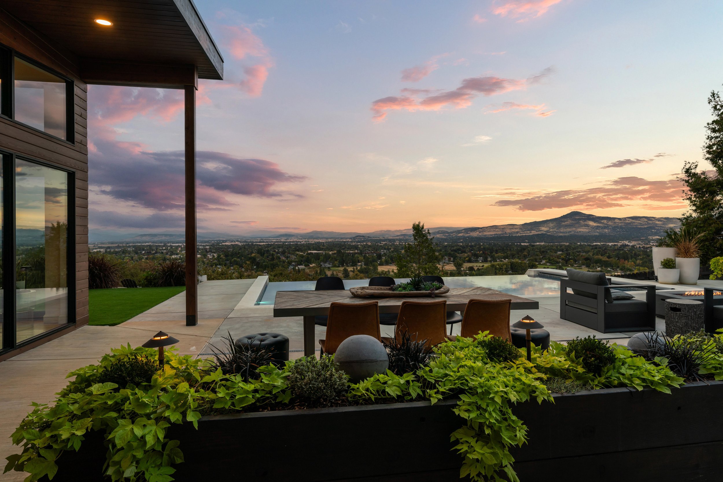 2060 Andover Way, Medford-02.jpg