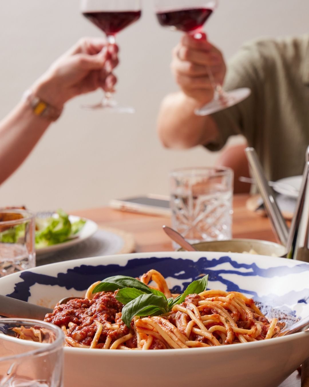 Cheers to the weekend! 🍷 Nothing says comfort like a bowl of our hearty spaghetti bolognese: quick, easy, and loved by everyone.

📸 @jonwebbphotography

#PearsonFoods #lasagna #pasta #SpaghettiBolognese #handmade #food #MelbourneFoodie #beef #Small