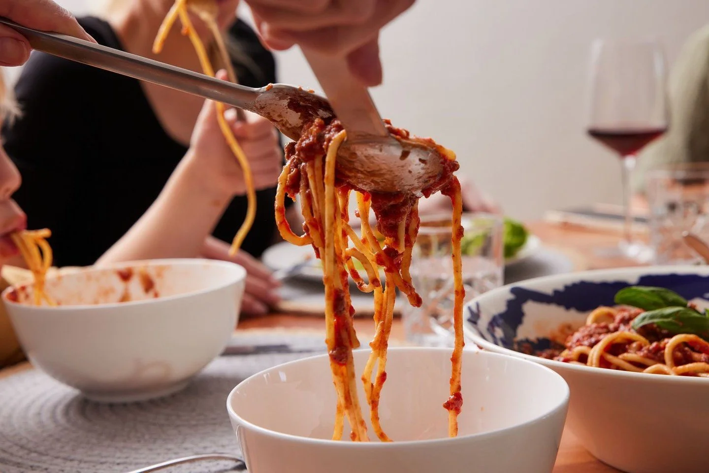 Dinner&rsquo;s served! 🍝 Our spaghetti bolognese is the kind of meal that brings everyone to the table.

📸 @jonwebbphotography

#PearsonFoods #lasagna #pasta #SpaghettiBolognese #handmade #food #MelbourneFoodie #beef #SmallBusiness #MorningtonPenin