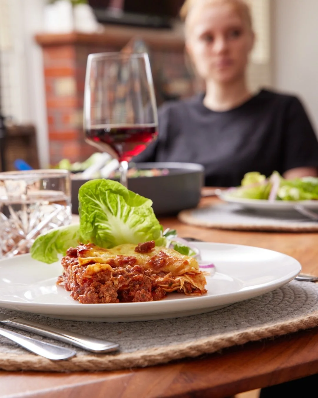 There&rsquo;s nothing like a warm, meaty lasagne straight from the oven to make any day feel special. 😋

Whether it&rsquo;s a family dinner, a cosy night for two, or a solo treat just for you, we&rsquo;ve got the perfect size:
✨ Large 1600g | Serves